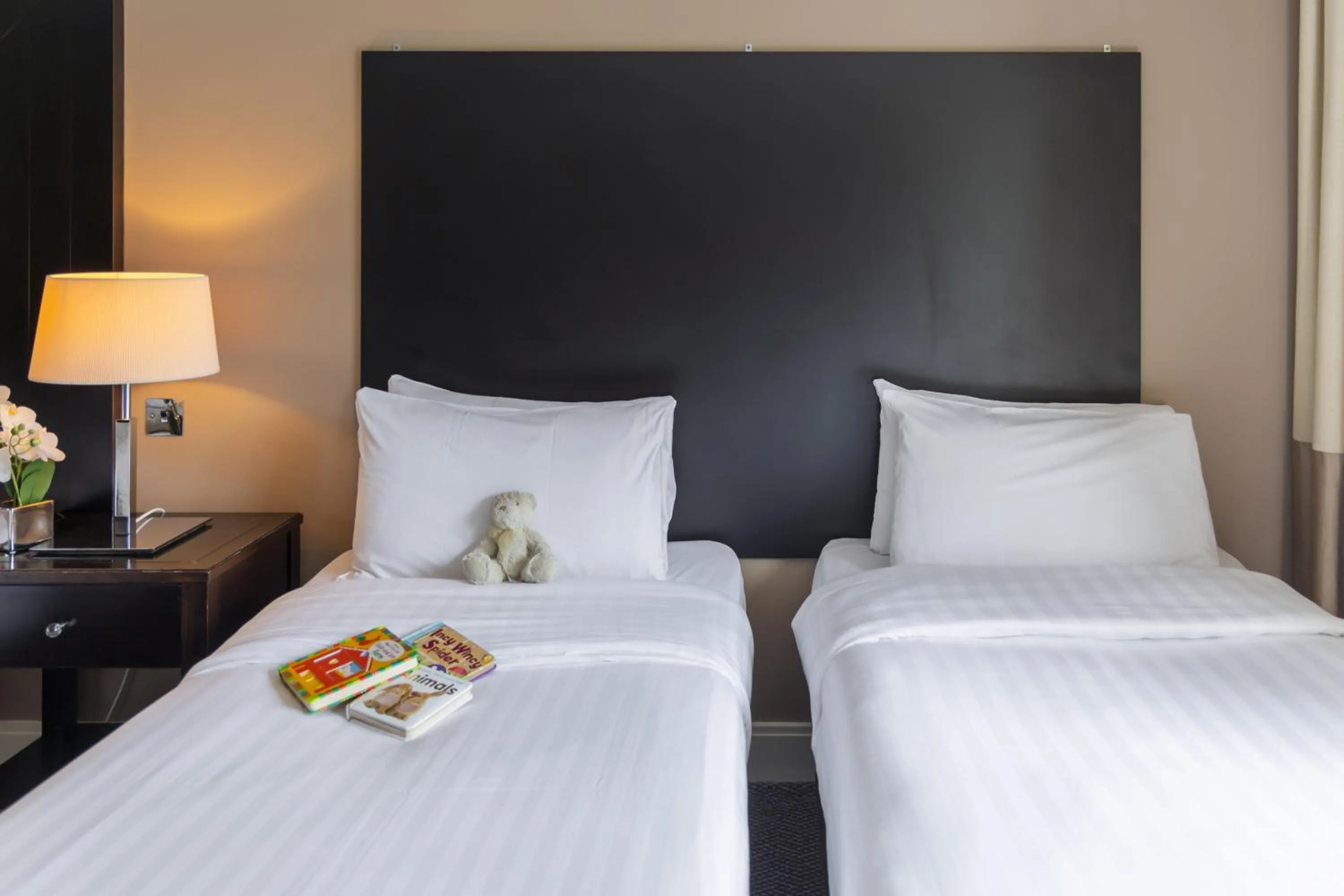Family, Bed in Shamrock Lodge Hotel