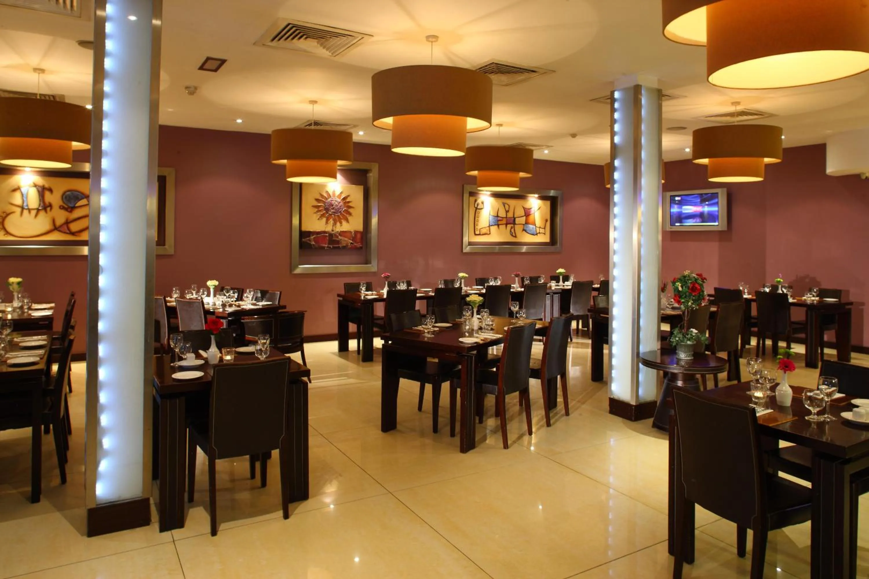 Restaurant/places to eat in McGettigans Hotel