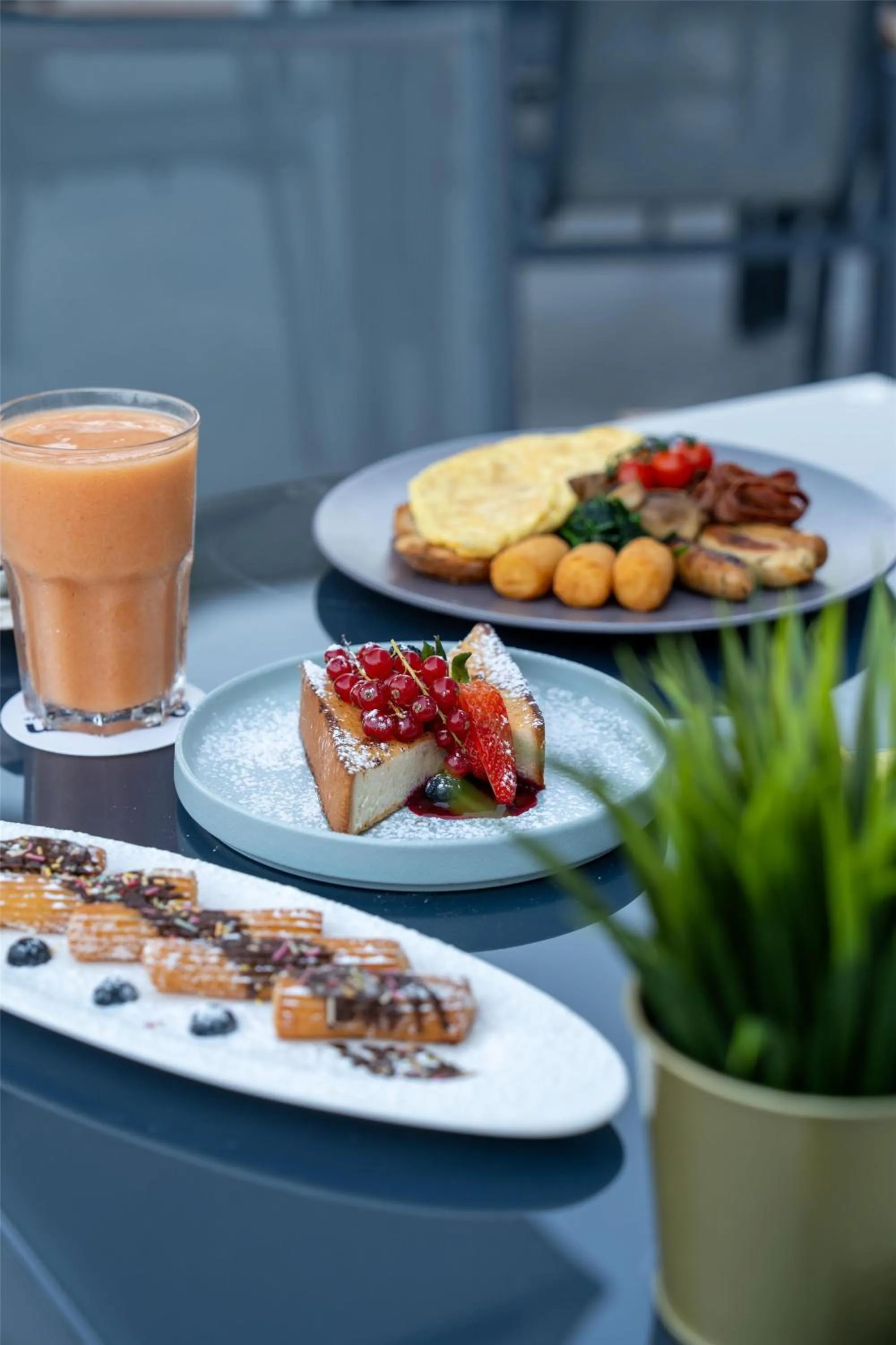 Food and drinks in Park Inn by Radisson Dubai Motor City