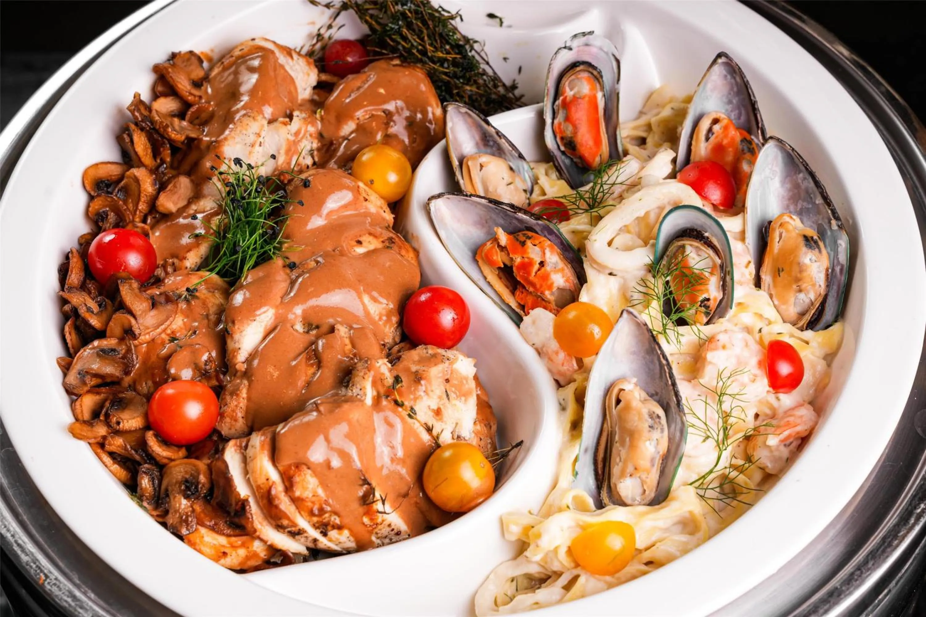 Food and drinks in Park Inn by Radisson Dubai Motor City