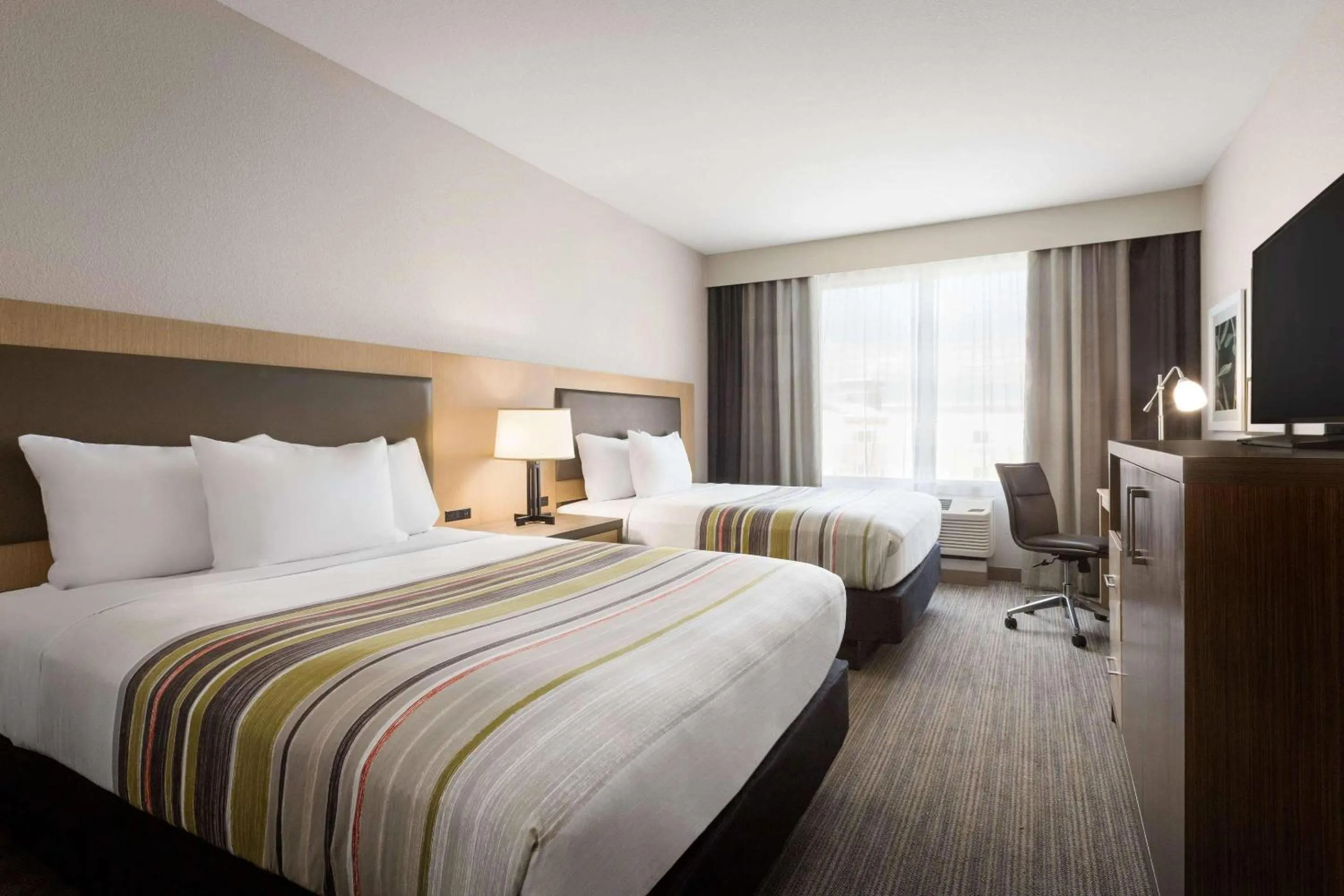 Bedroom, Bed in Country Inn & Suites by Radisson, New Braunfels, TX