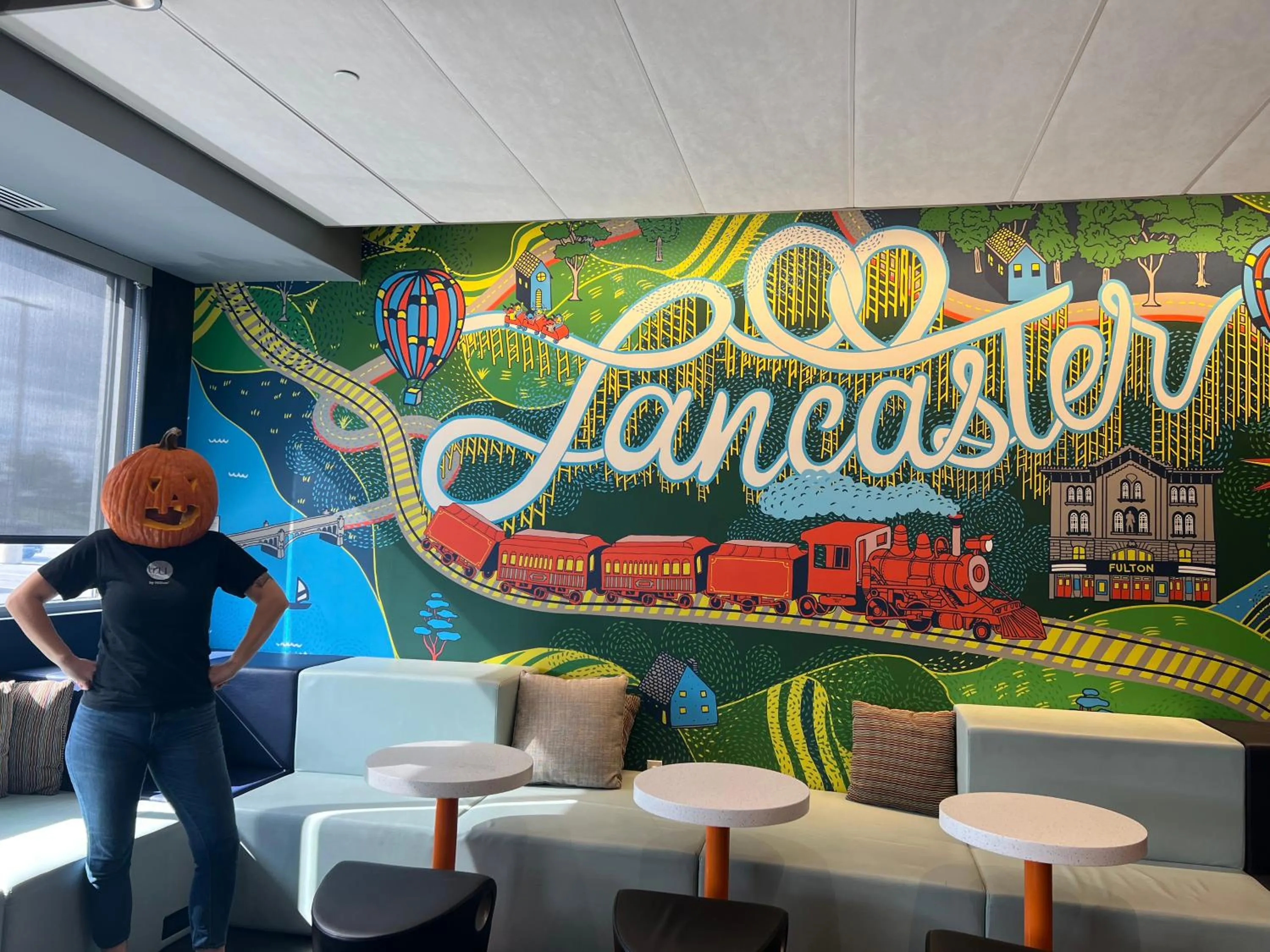 Seating area in Tru By Hilton Lancaster East