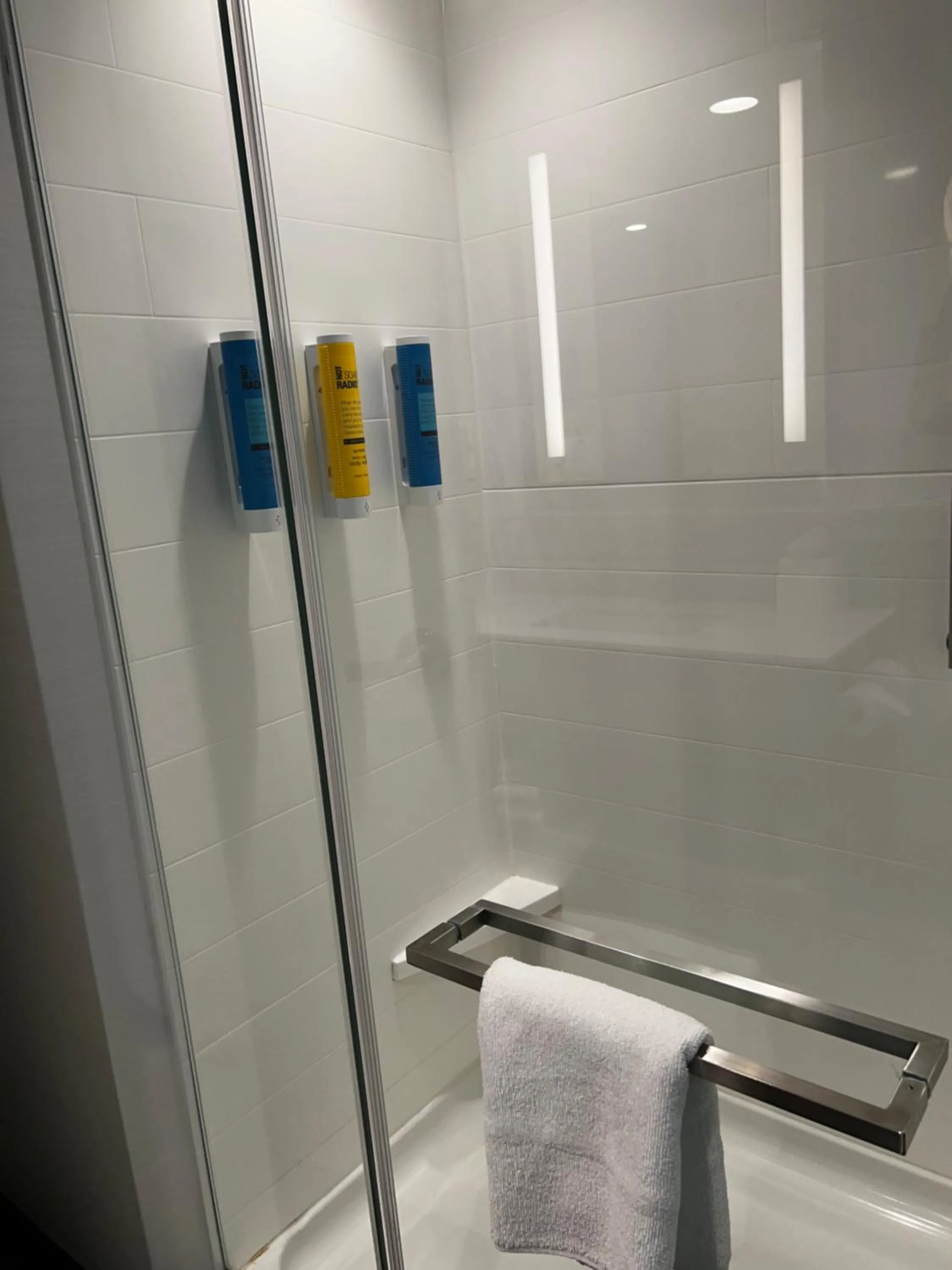 Bathroom in Tru By Hilton Lancaster East