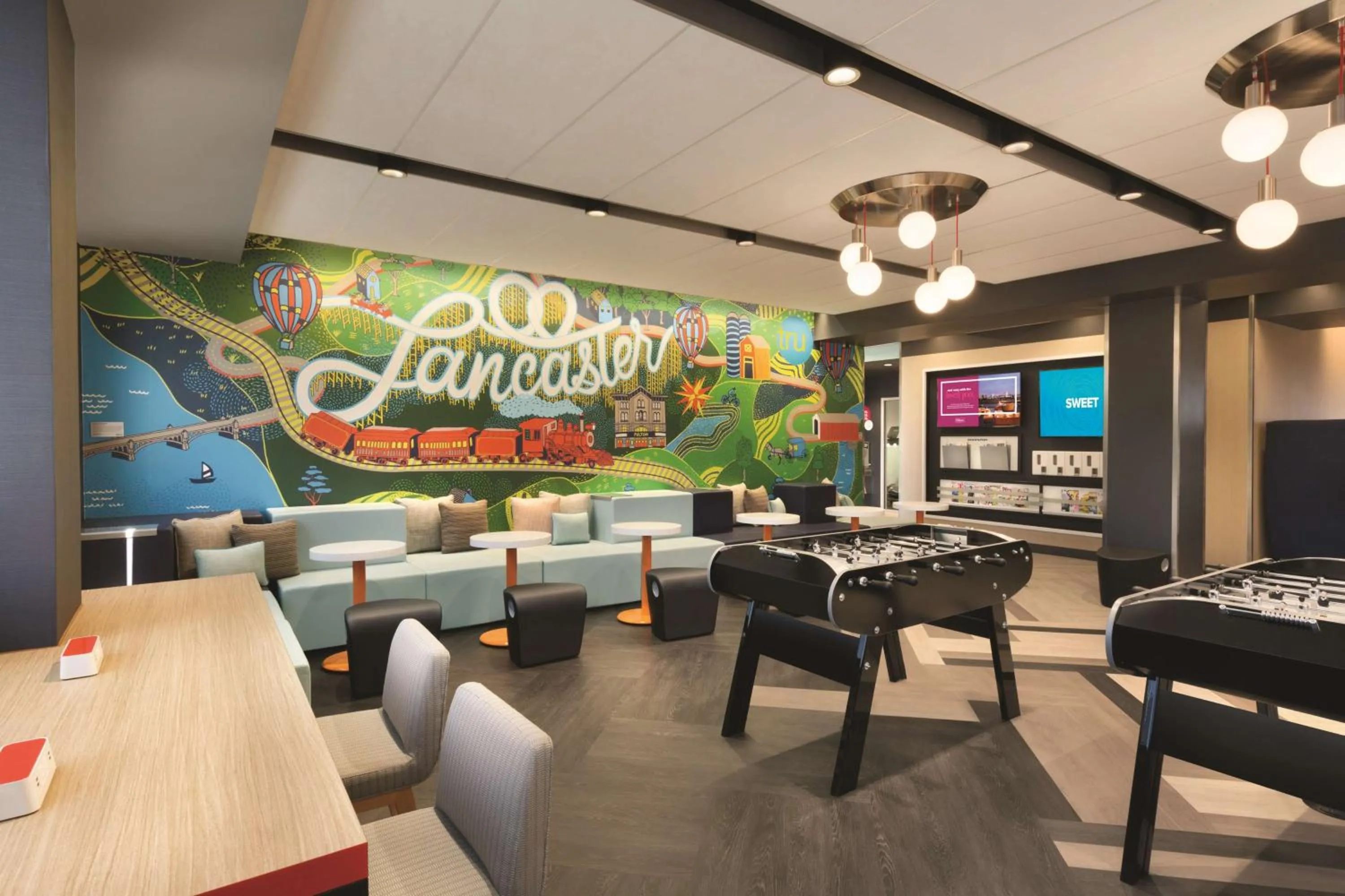 Lobby or reception in Tru By Hilton Lancaster East