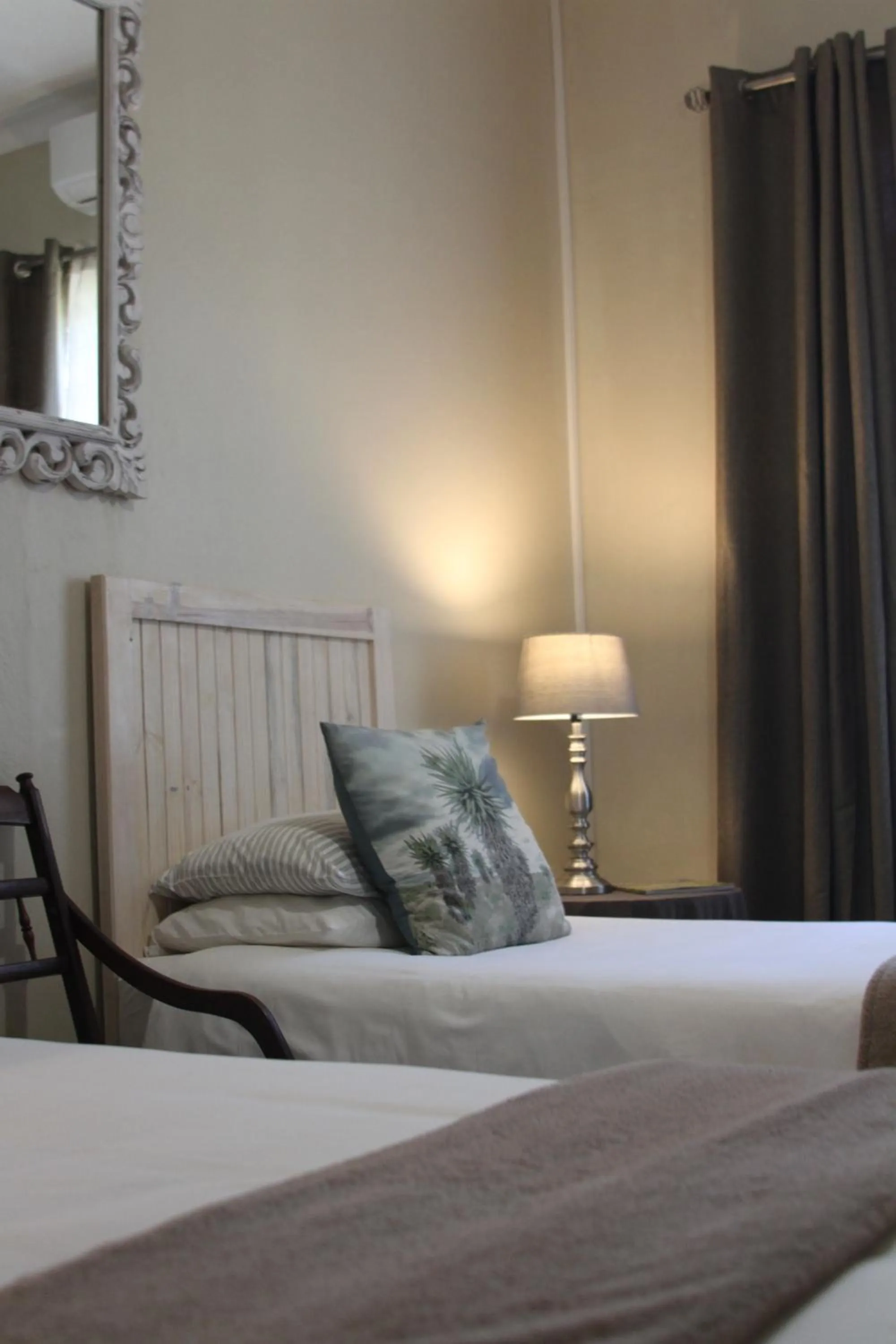 Bed in Ripple Hill Hotel