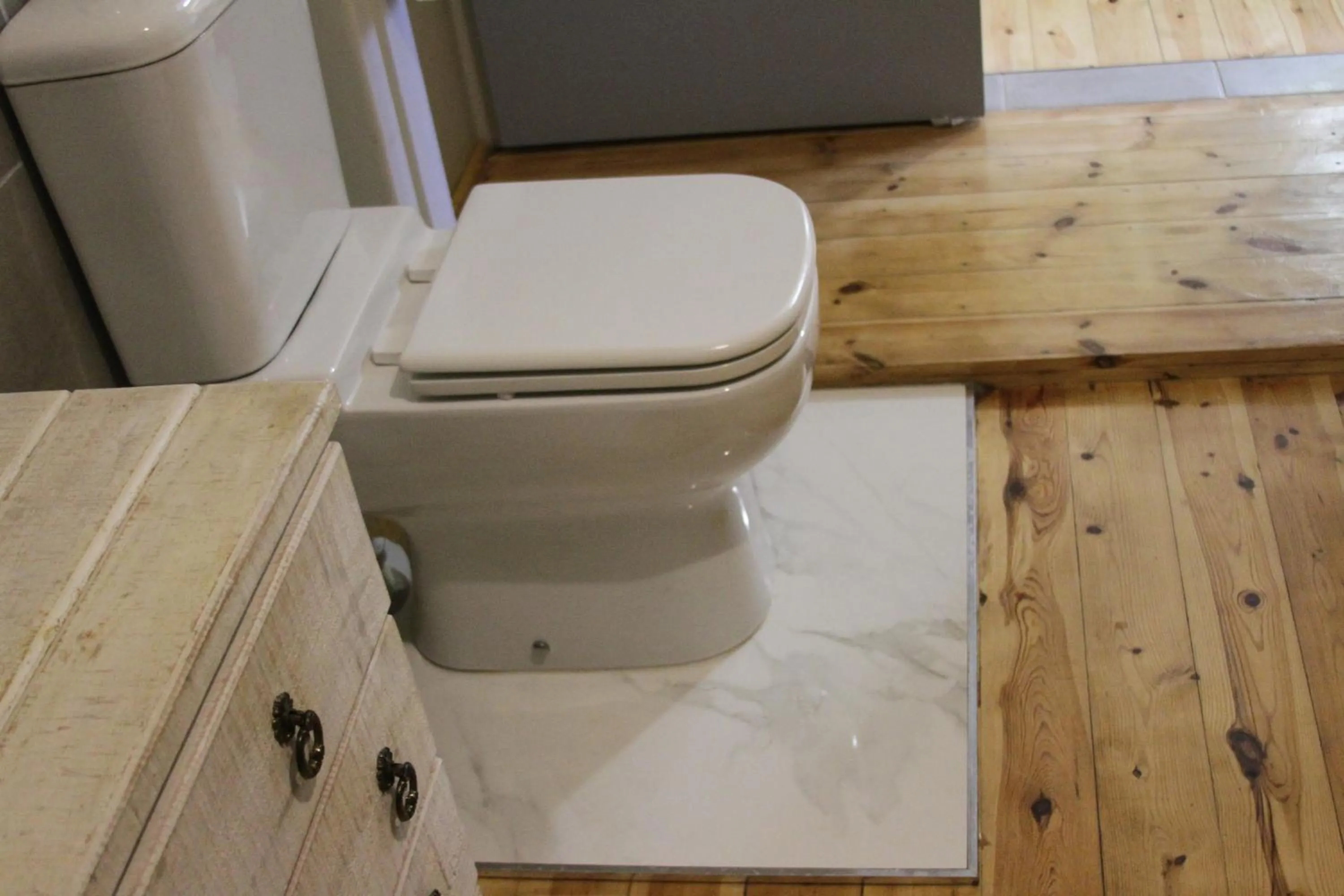 Toilet in Ripple Hill Hotel