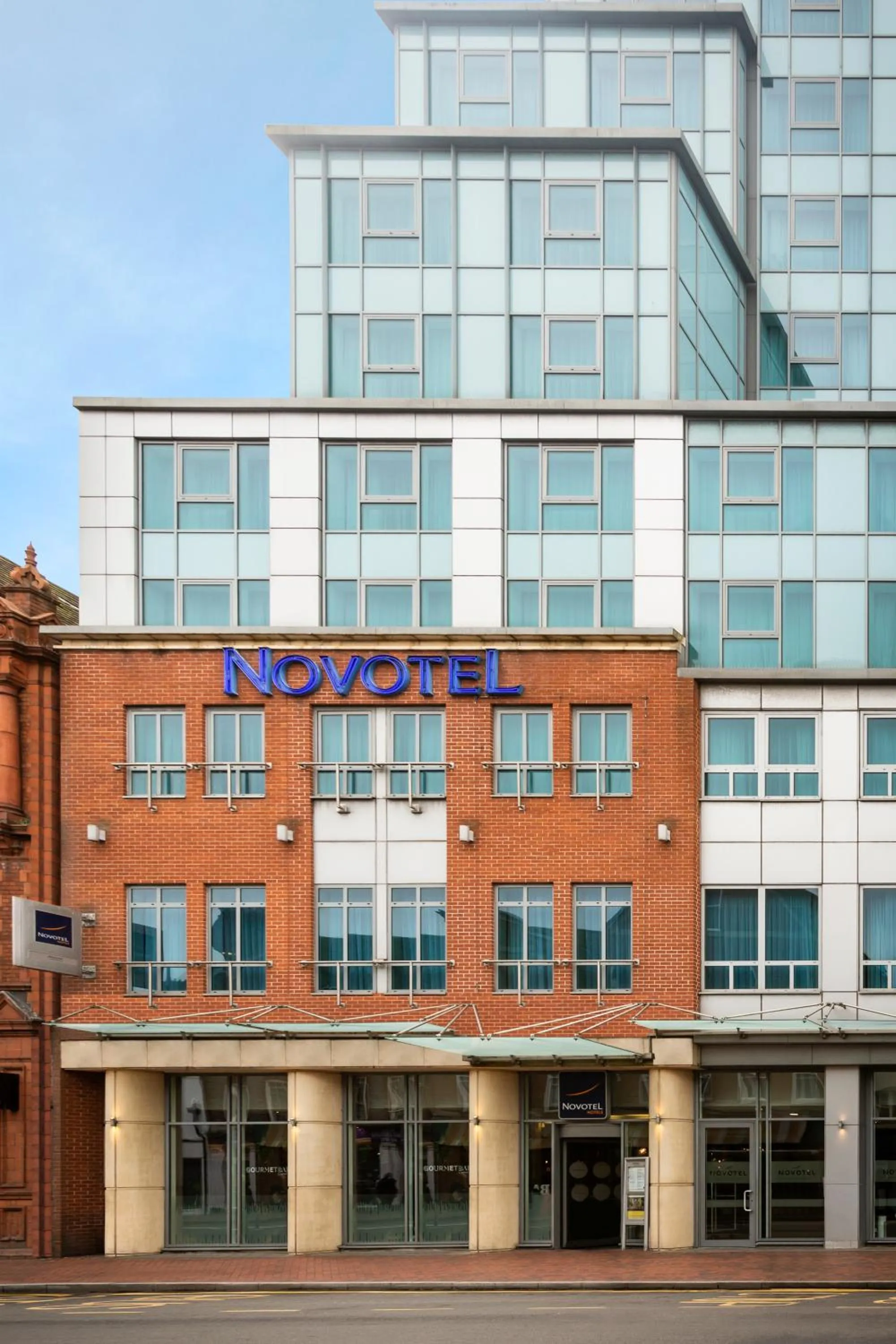 Facade/entrance in Novotel Reading Centre
