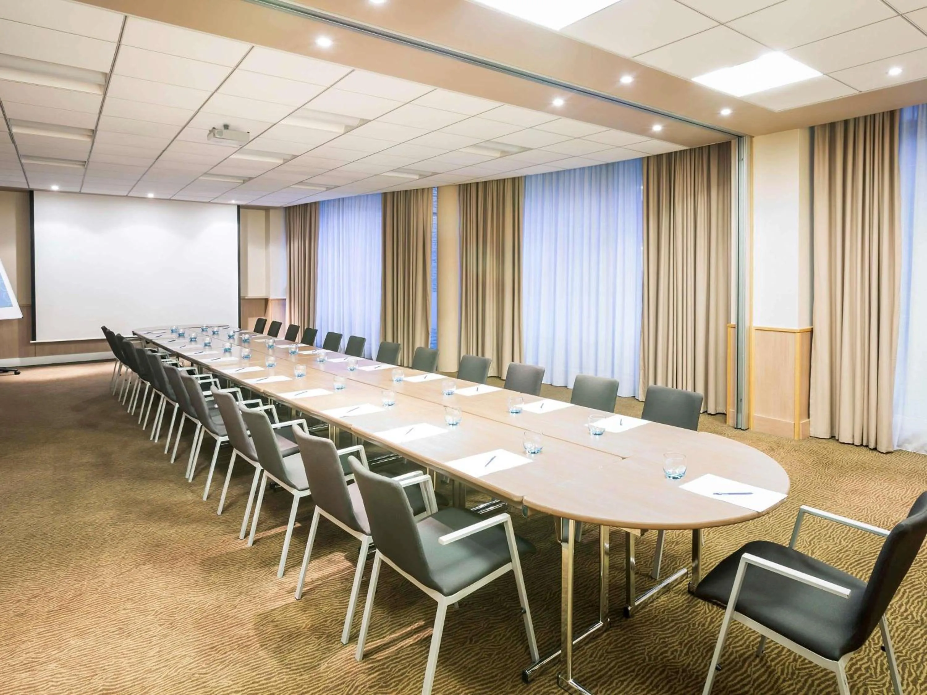 Meeting/conference room in Novotel Reading Centre