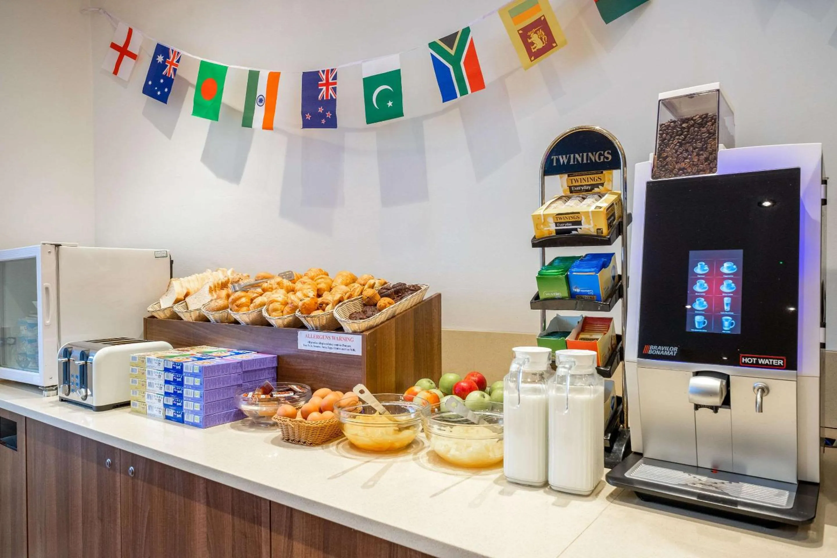 Breakfast in Comfort Inn Edgware Road W2