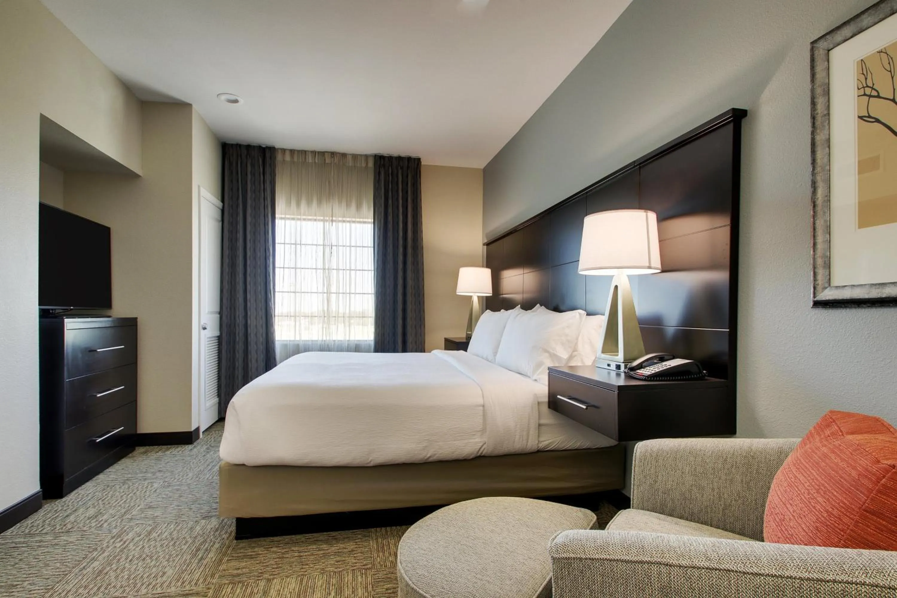 Photo of the whole room, Bed in Staybridge Suites Plano - The Colony by IHG