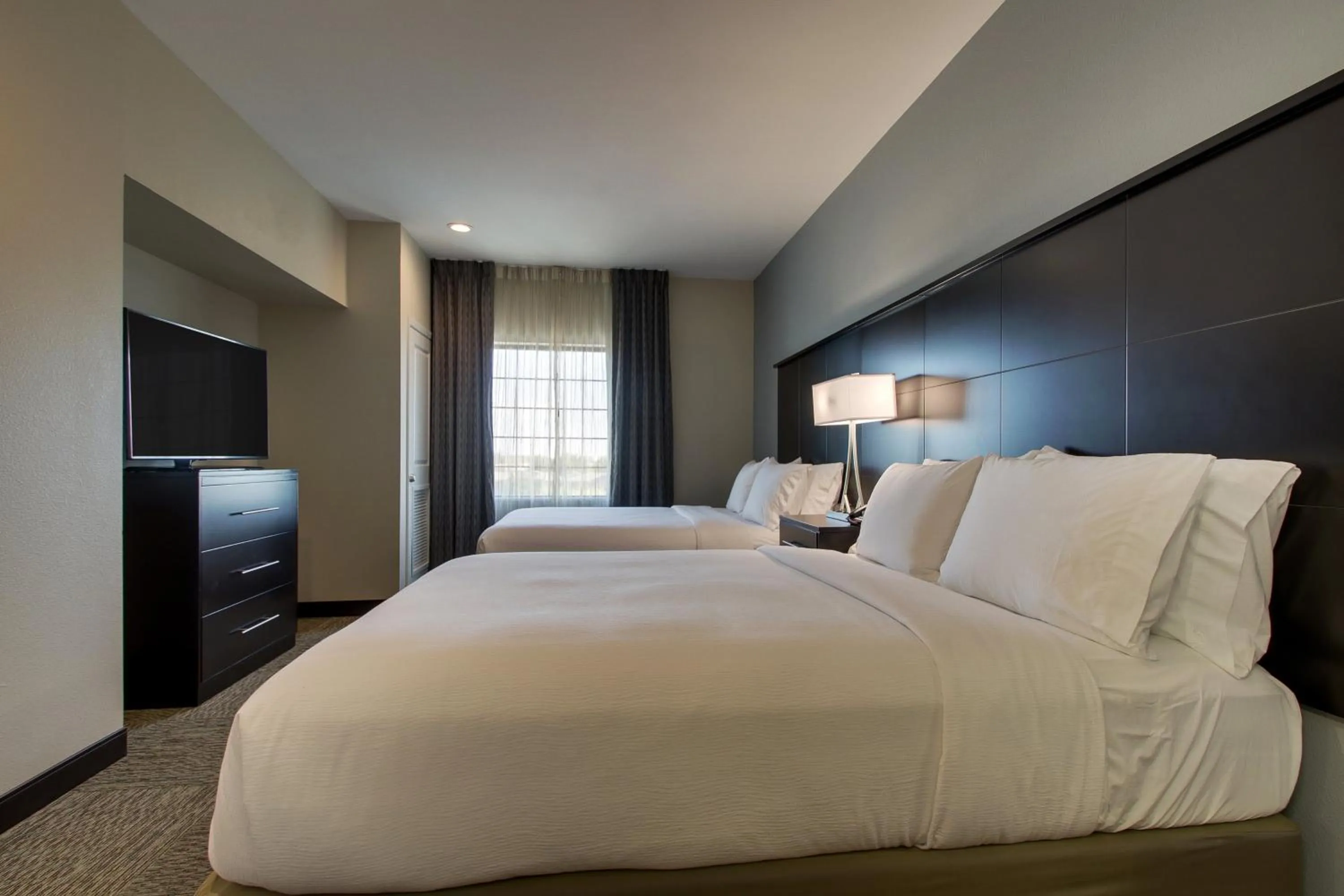 Photo of the whole room, Bed in Staybridge Suites Plano - The Colony by IHG