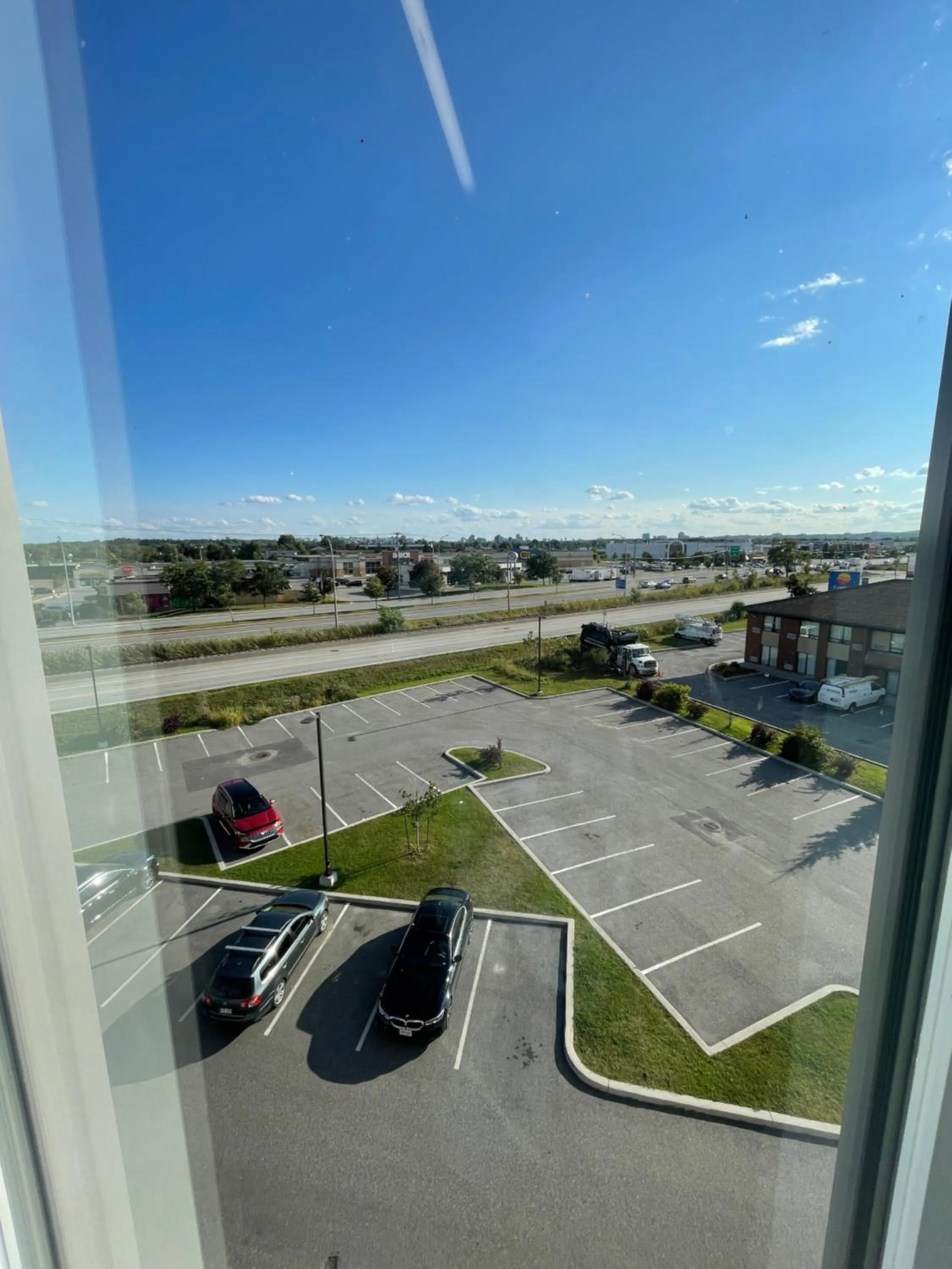 Parking in Holiday Inn Express & Suites - Gatineau - Ottawa by IHG