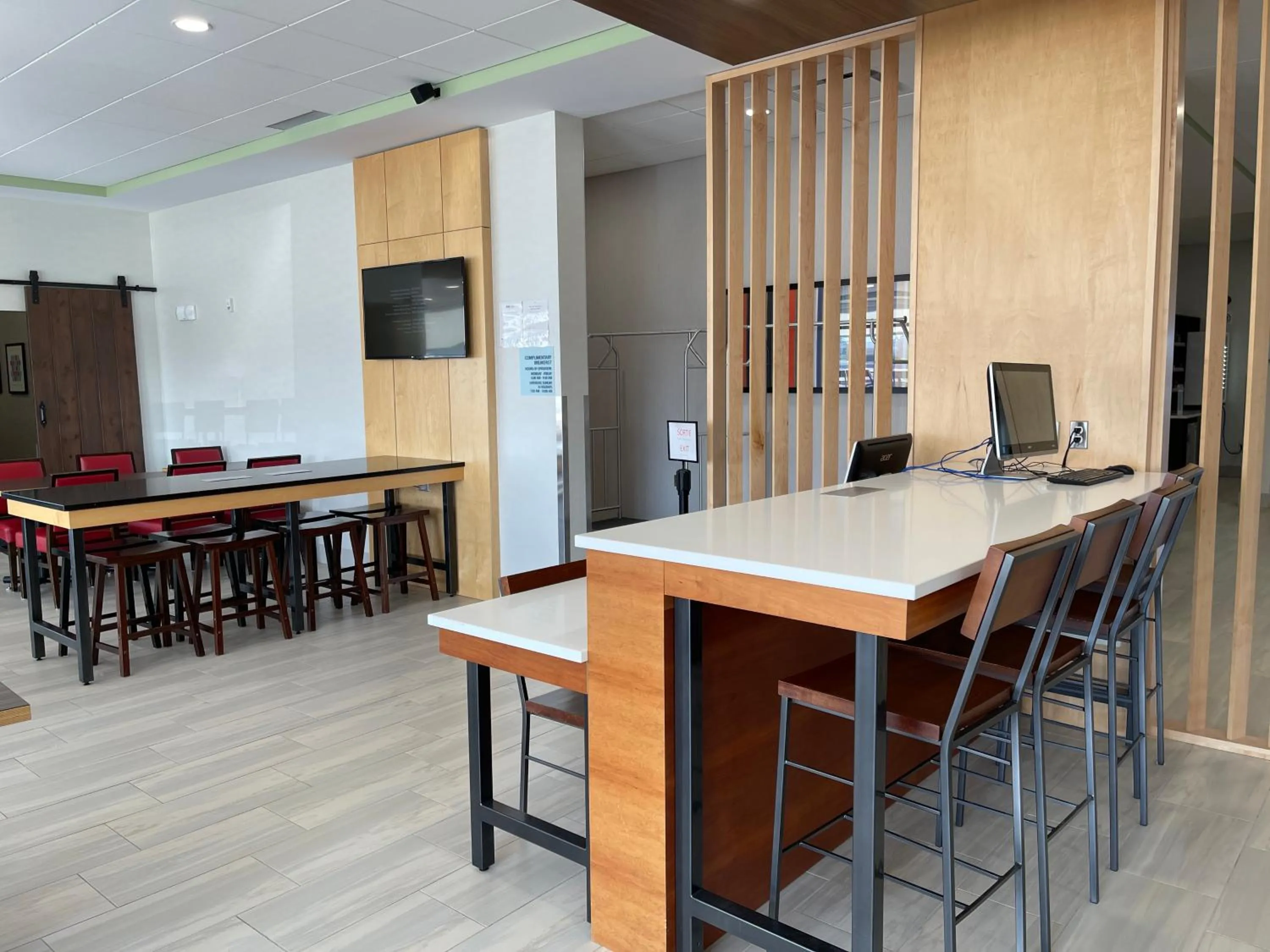 Business facilities in Holiday Inn Express & Suites - Gatineau - Ottawa by IHG