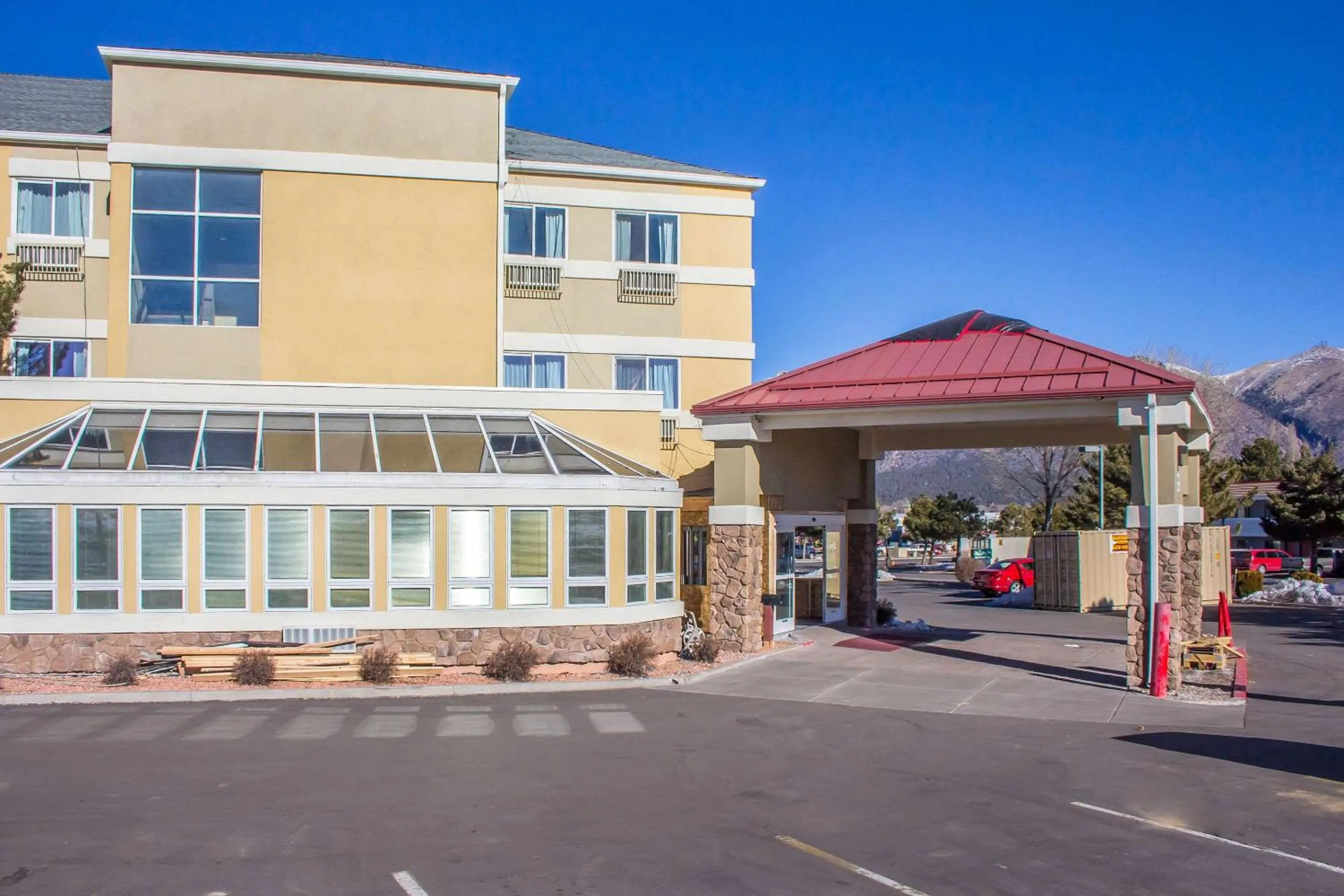 Property building in Comfort Inn Flagstaff Lucky Lane I-40