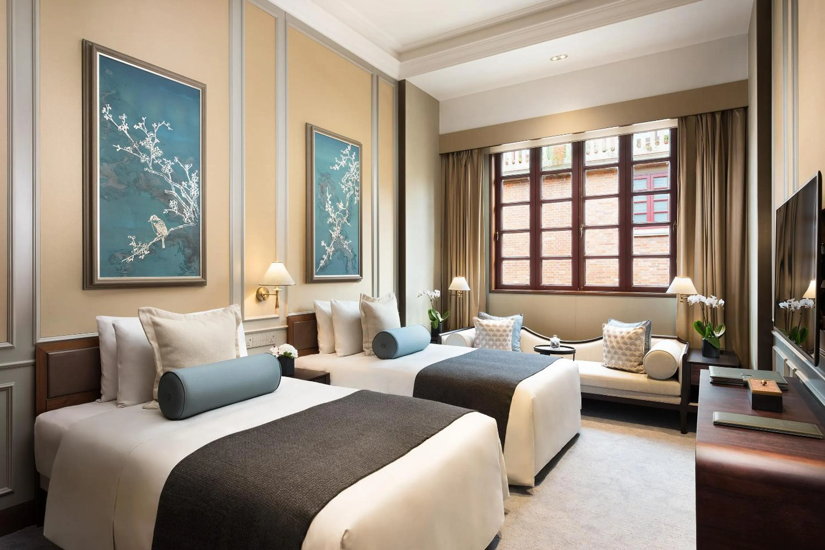 Photo of the whole room, Bed in Capella Shanghai, Jian Ye Li