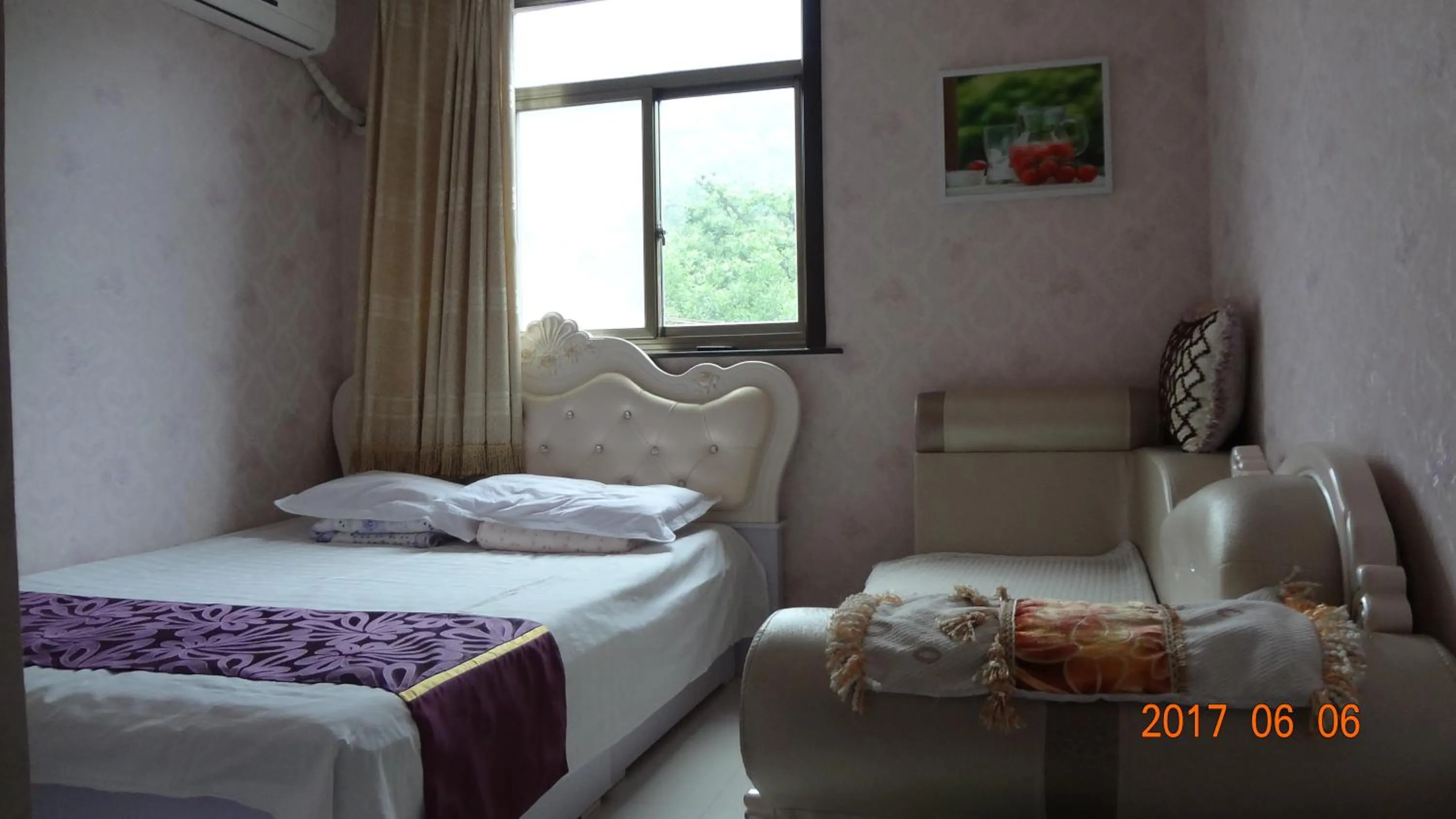 Bed in Huangyaguan Great Wall Li Bo Home Hotel