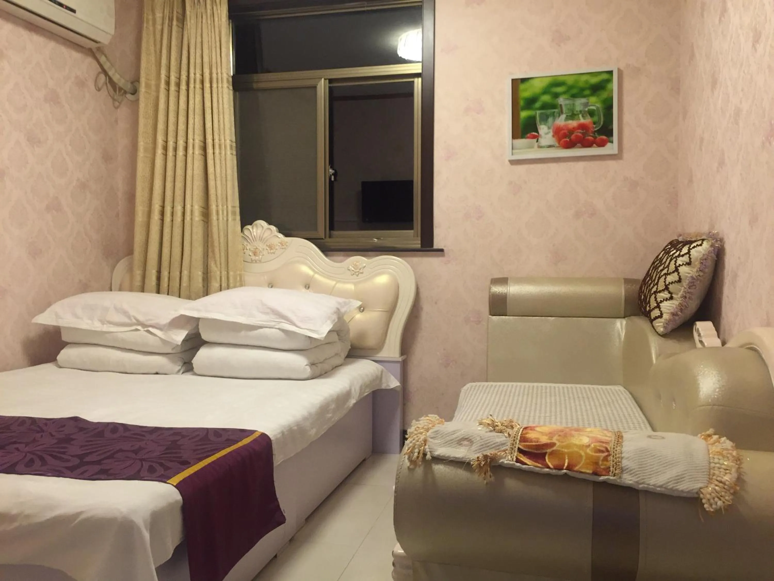 Property building, Bed in Huangyaguan Great Wall Li Bo Home Hotel