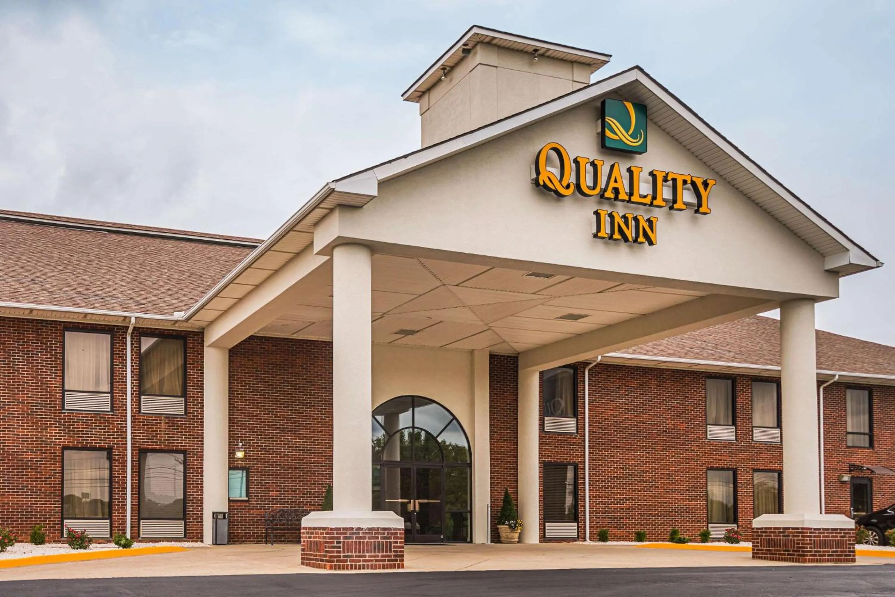 Property building in Quality Inn Berea