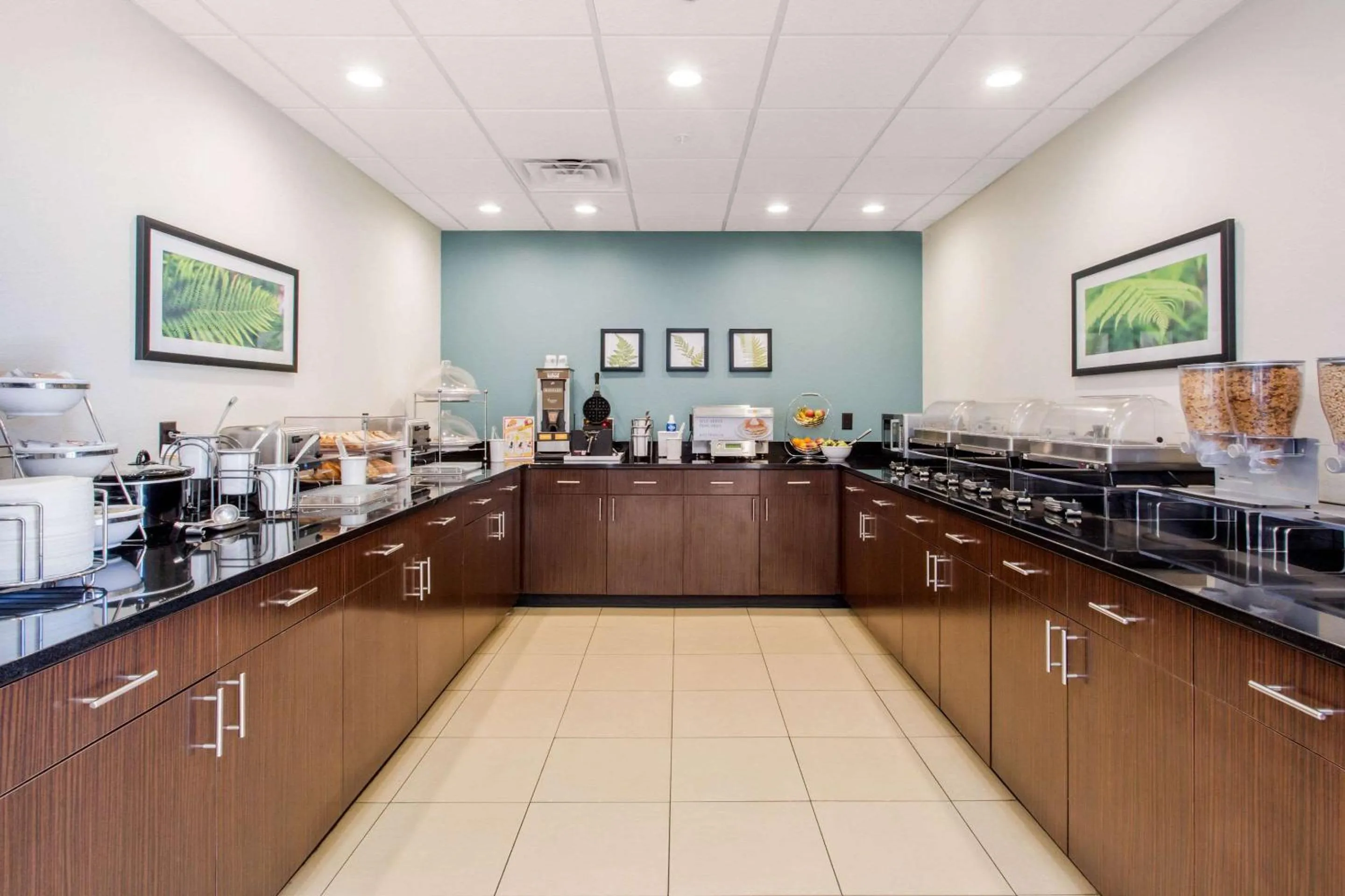 Breakfast in Sleep Inn & Suites Middletown - Goshen