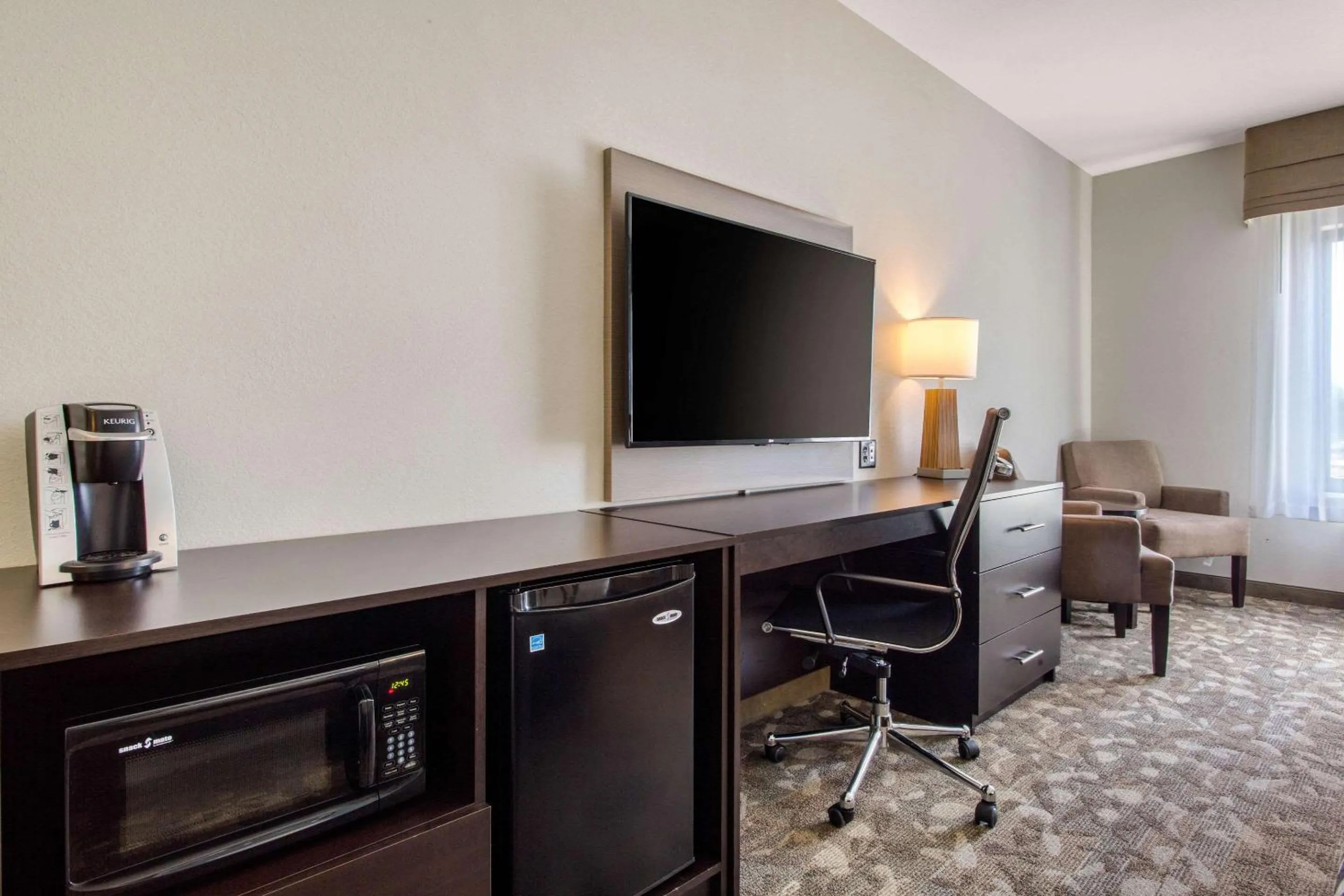 Bedroom in Sleep Inn & Suites Middletown - Goshen