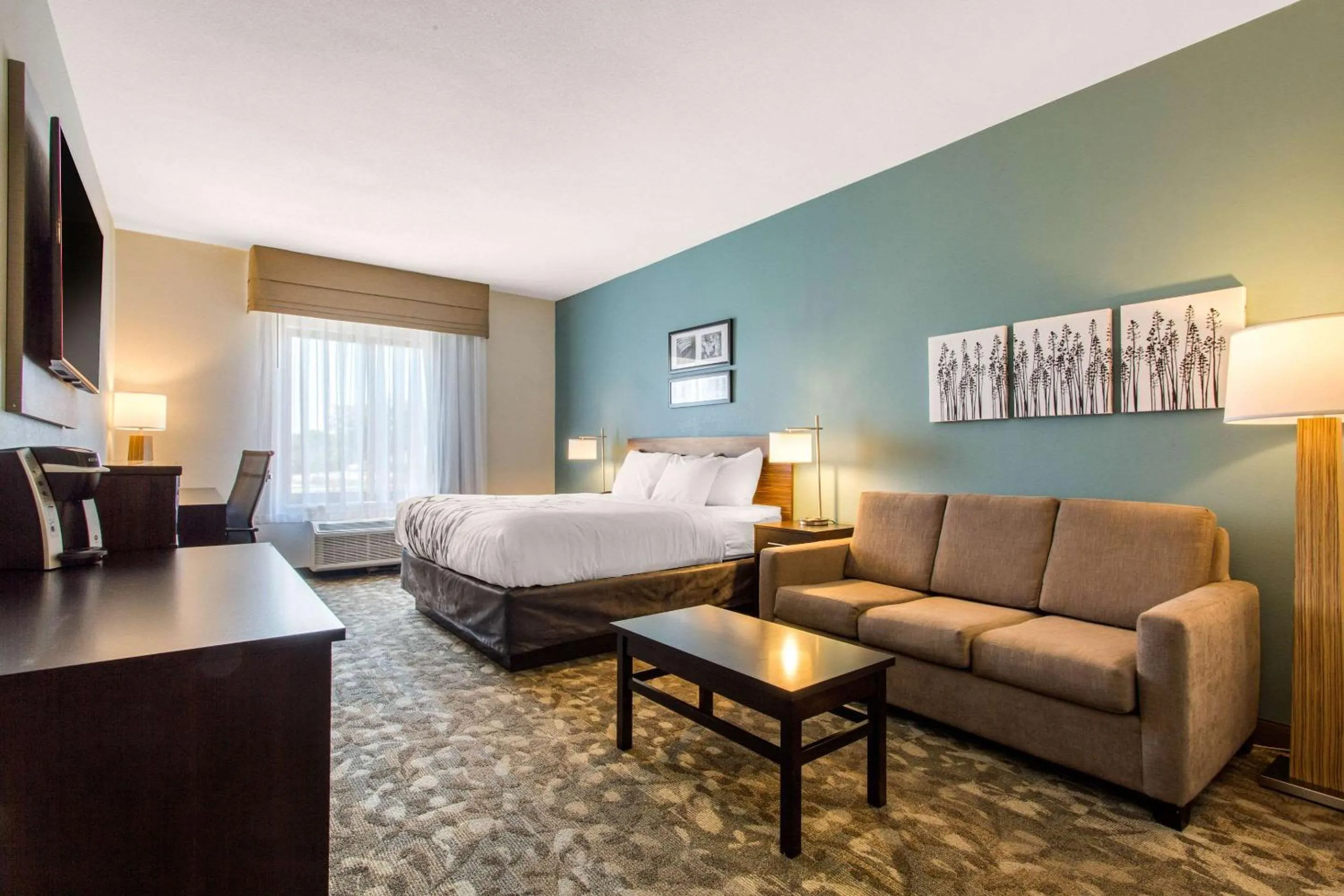 Bedroom, Bed in Sleep Inn & Suites Middletown - Goshen