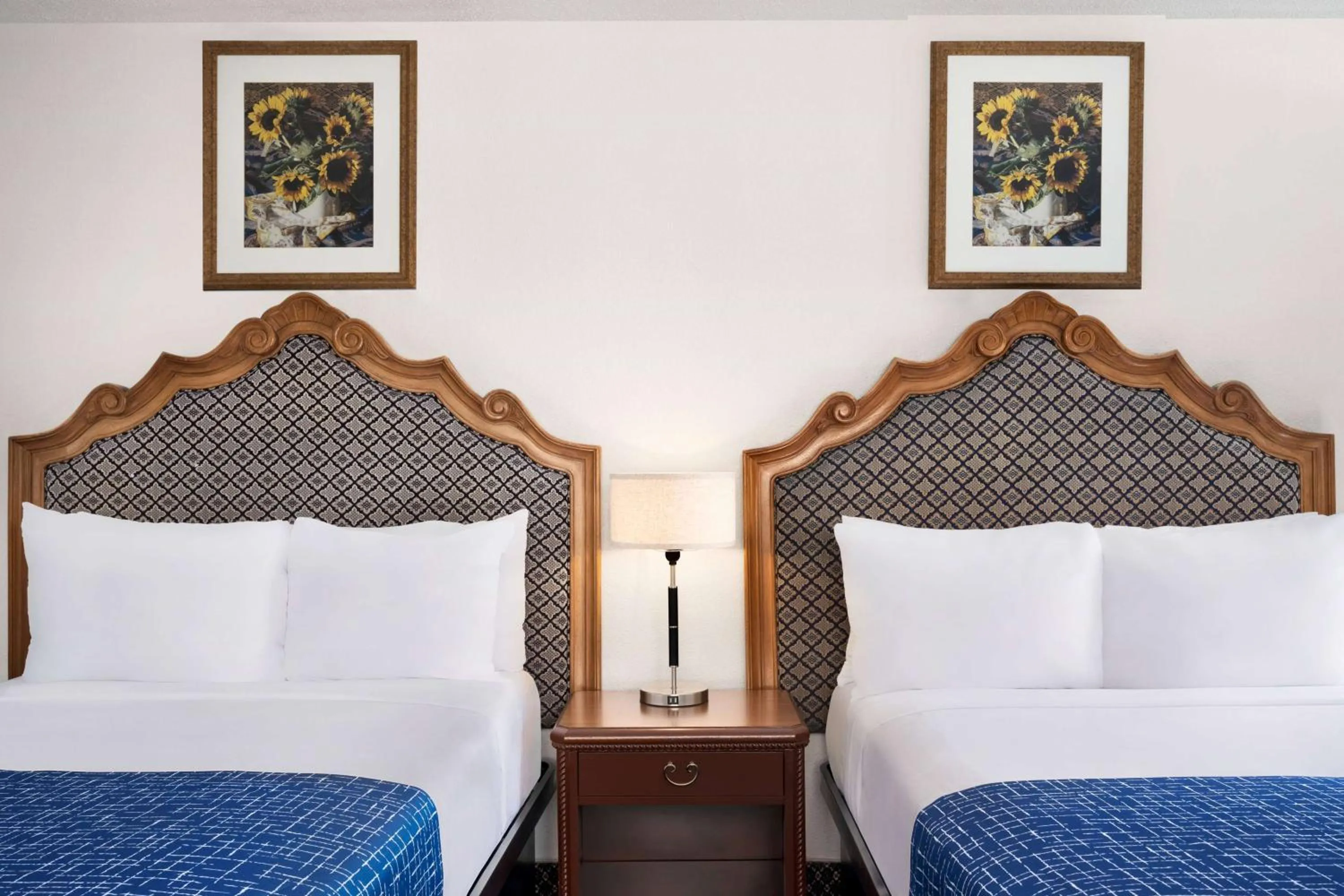 Photo of the whole room, Bed in Travelodge by Wyndham Las Vegas