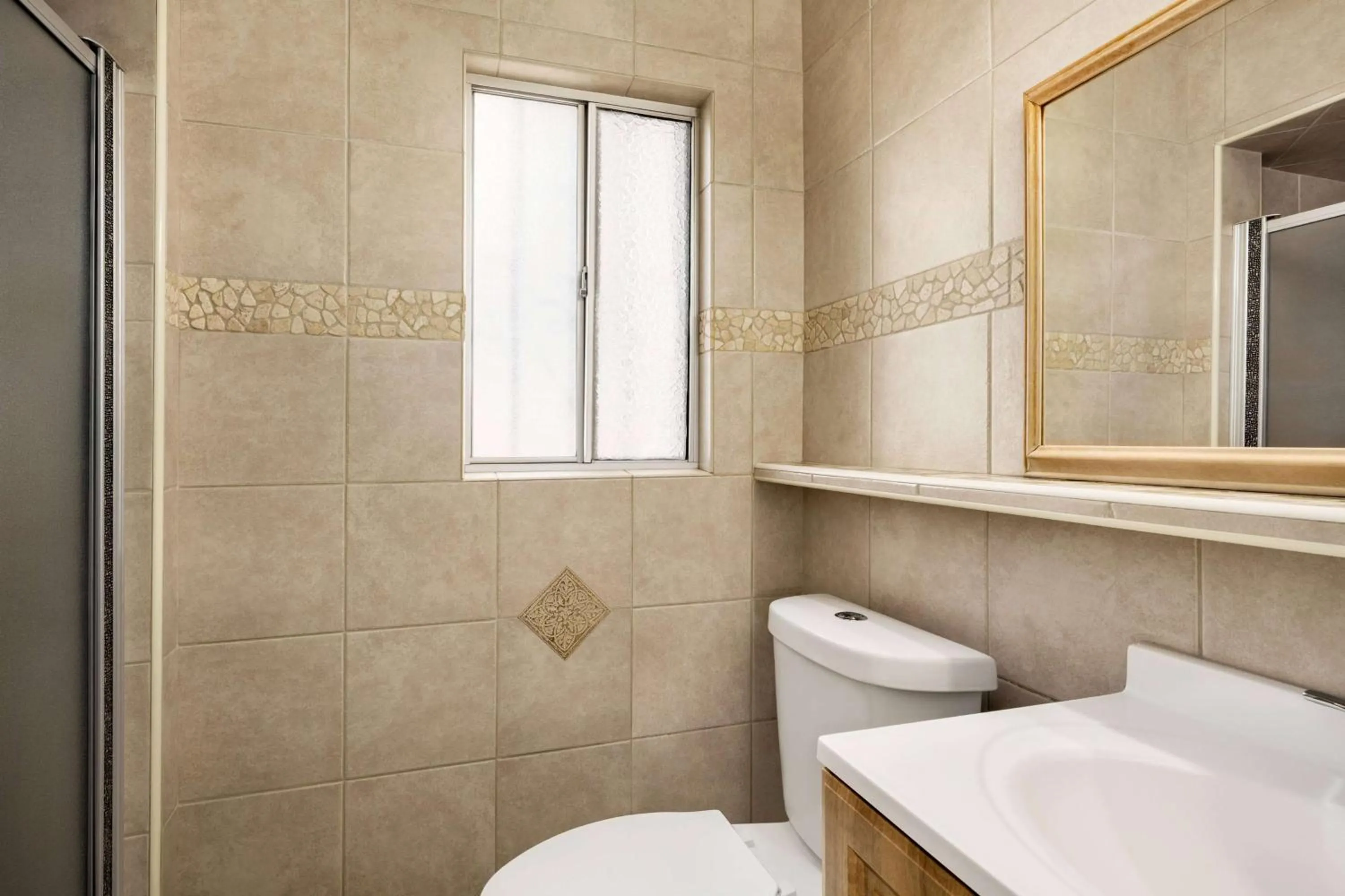 TV and multimedia in Travelodge by Wyndham Las Vegas