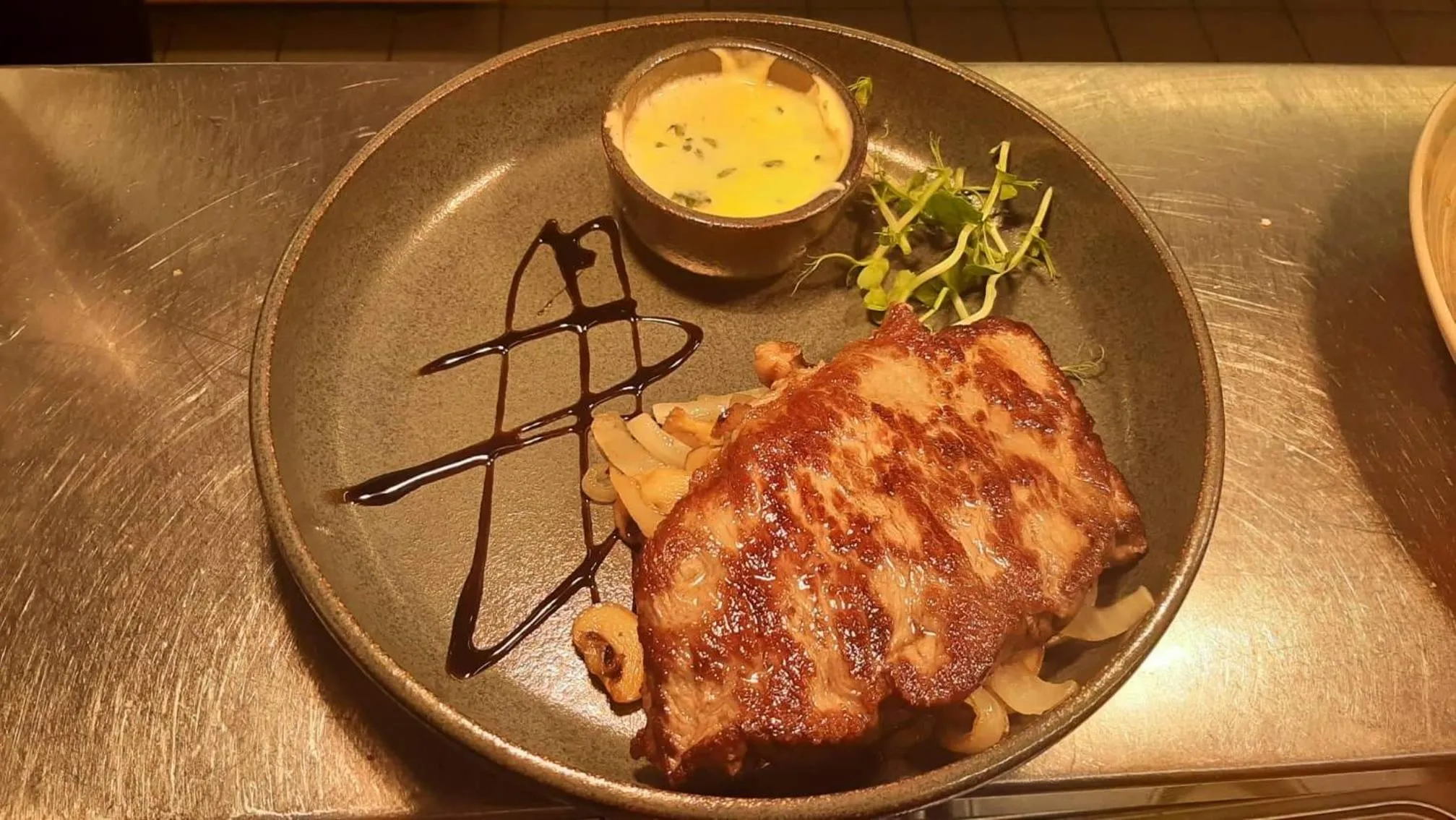 Restaurant/places to eat in Station House Hotel Letterkenny