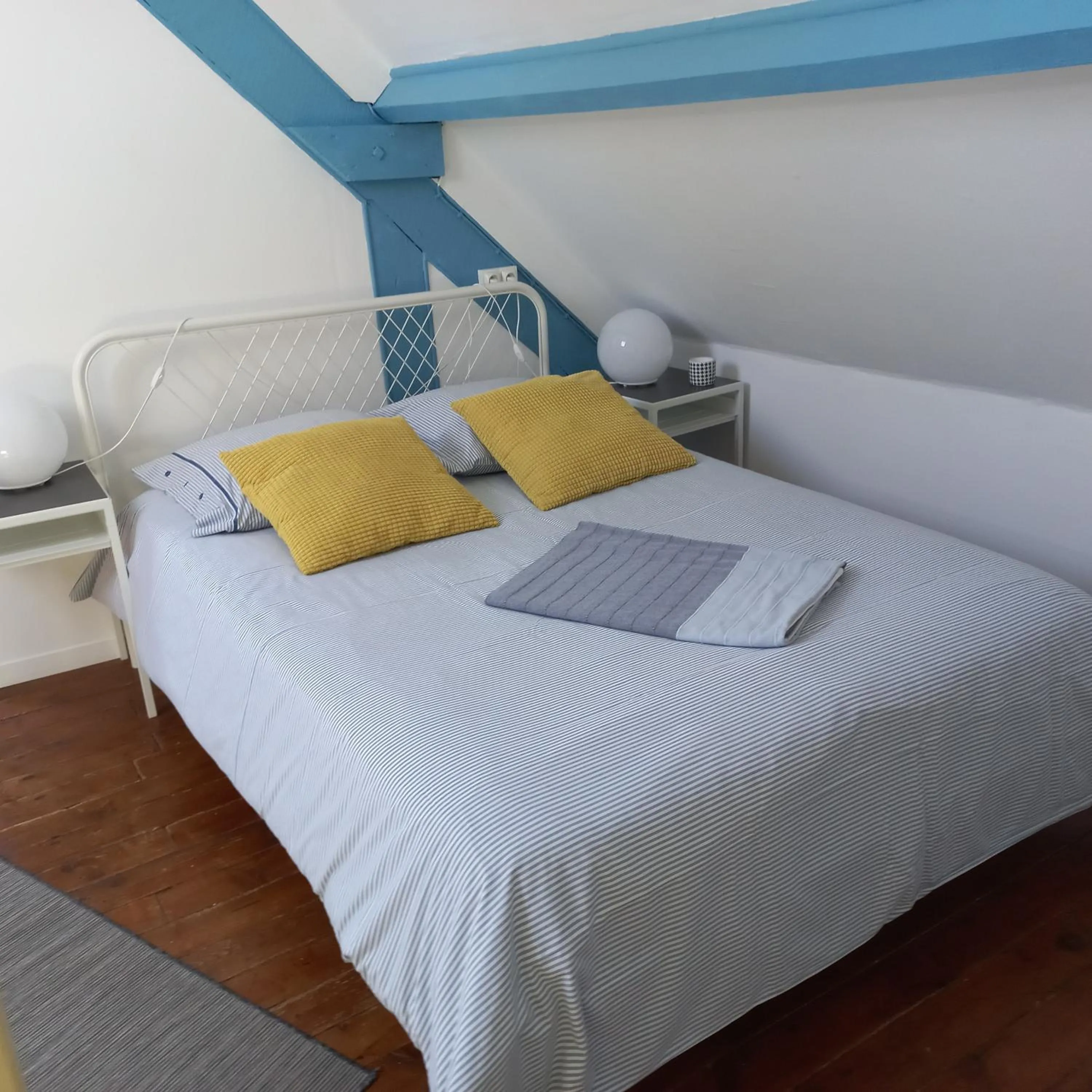 Bed in Ivy House Utah Beach