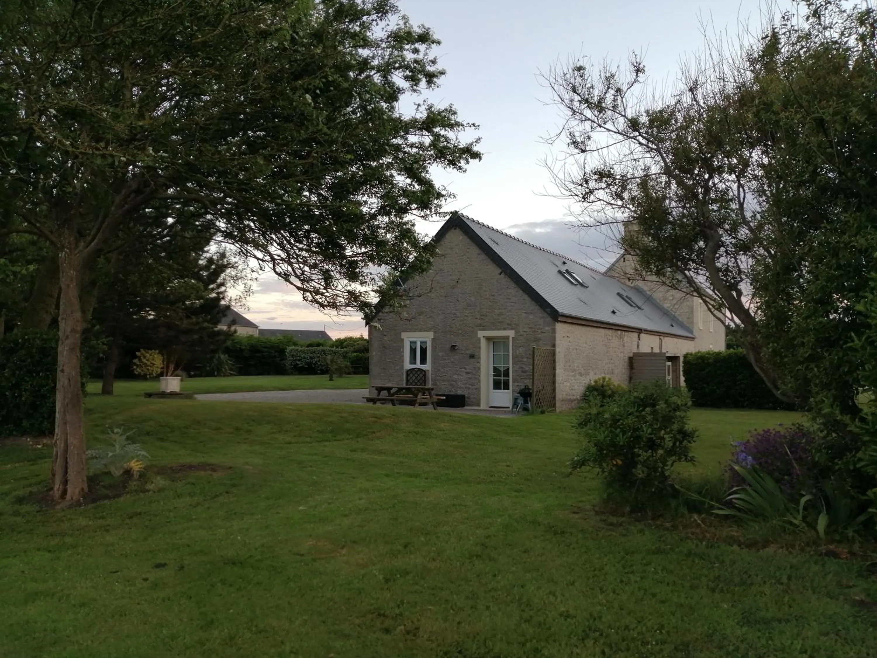 Property building in Ivy House Utah Beach
