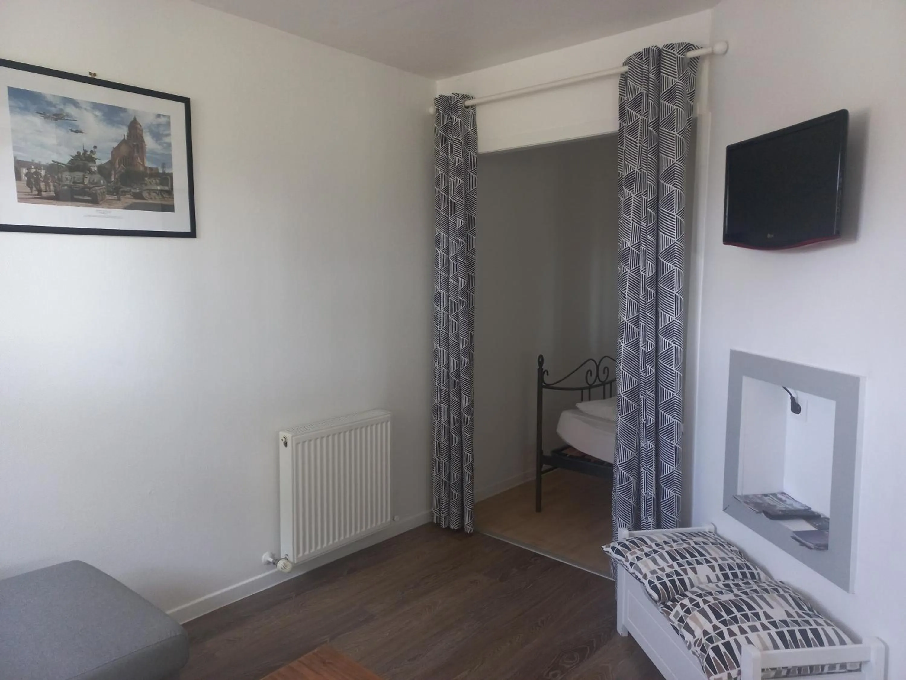 Bed in Ivy House Utah Beach