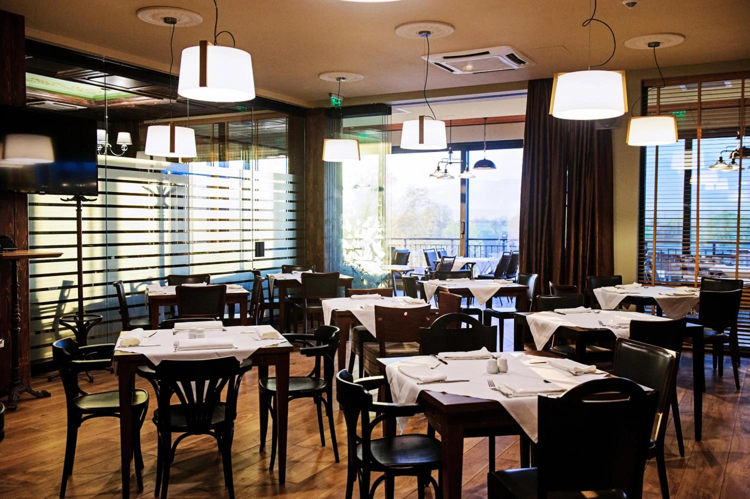 Restaurant/places to eat in Hot Springs Medical and SPA