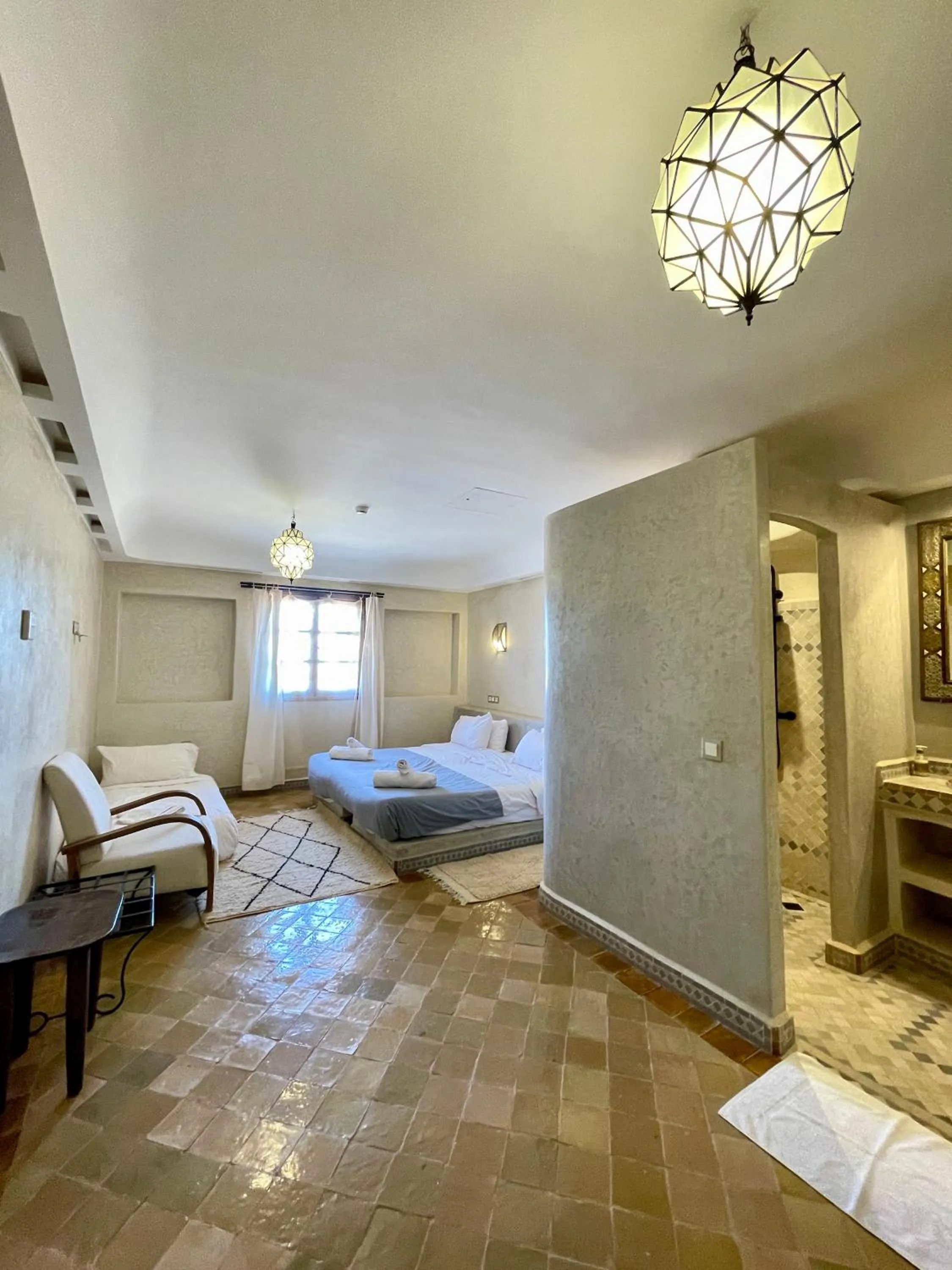 Toilet, Bed in Bab Rimal - Desert Hotel in M'hamid El Ghizlane