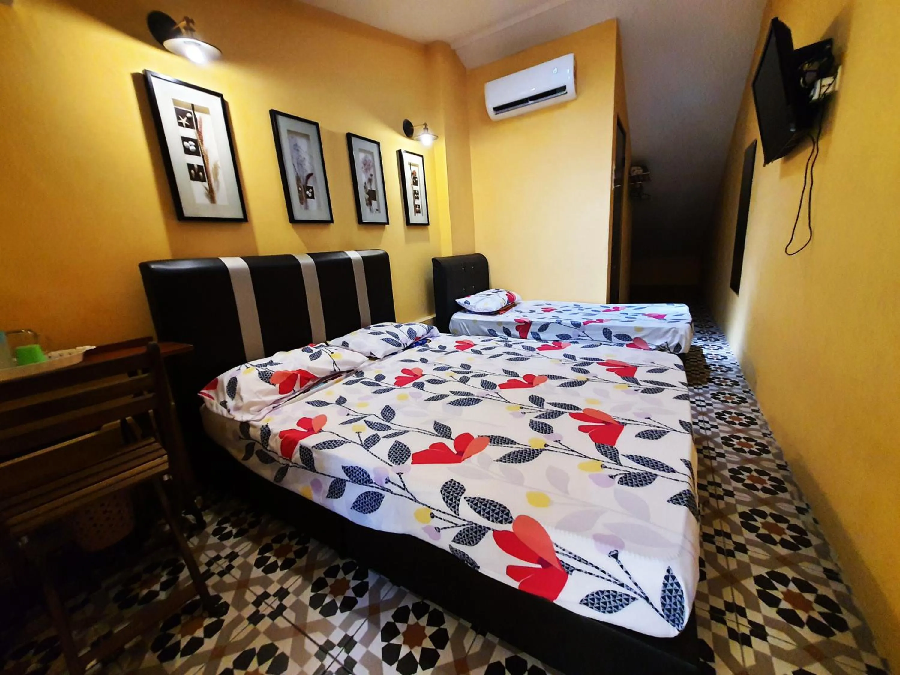 Photo of the whole room, Bed in Lodge 163 Ventures