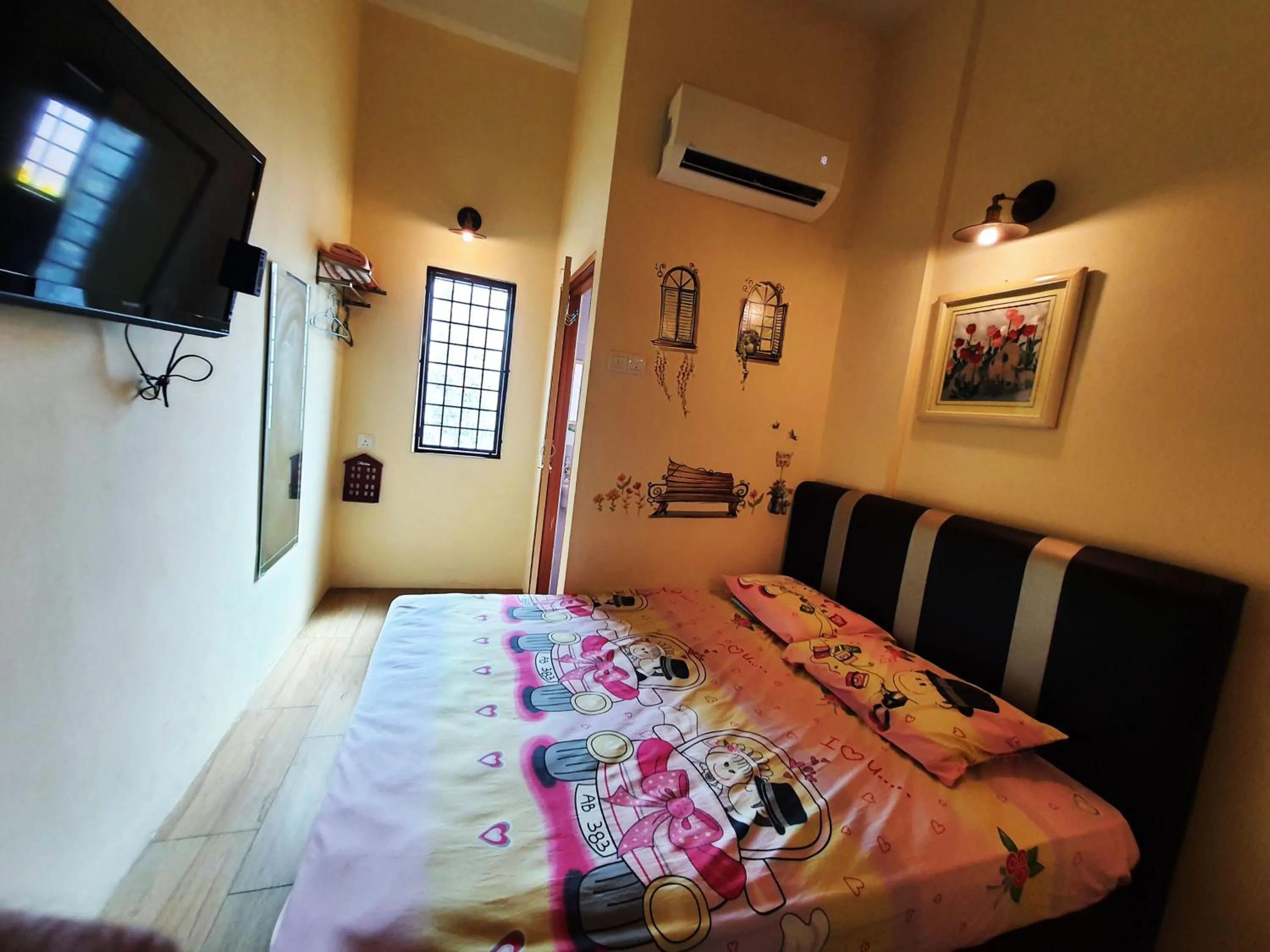 Photo of the whole room, Bed in Lodge 163 Ventures