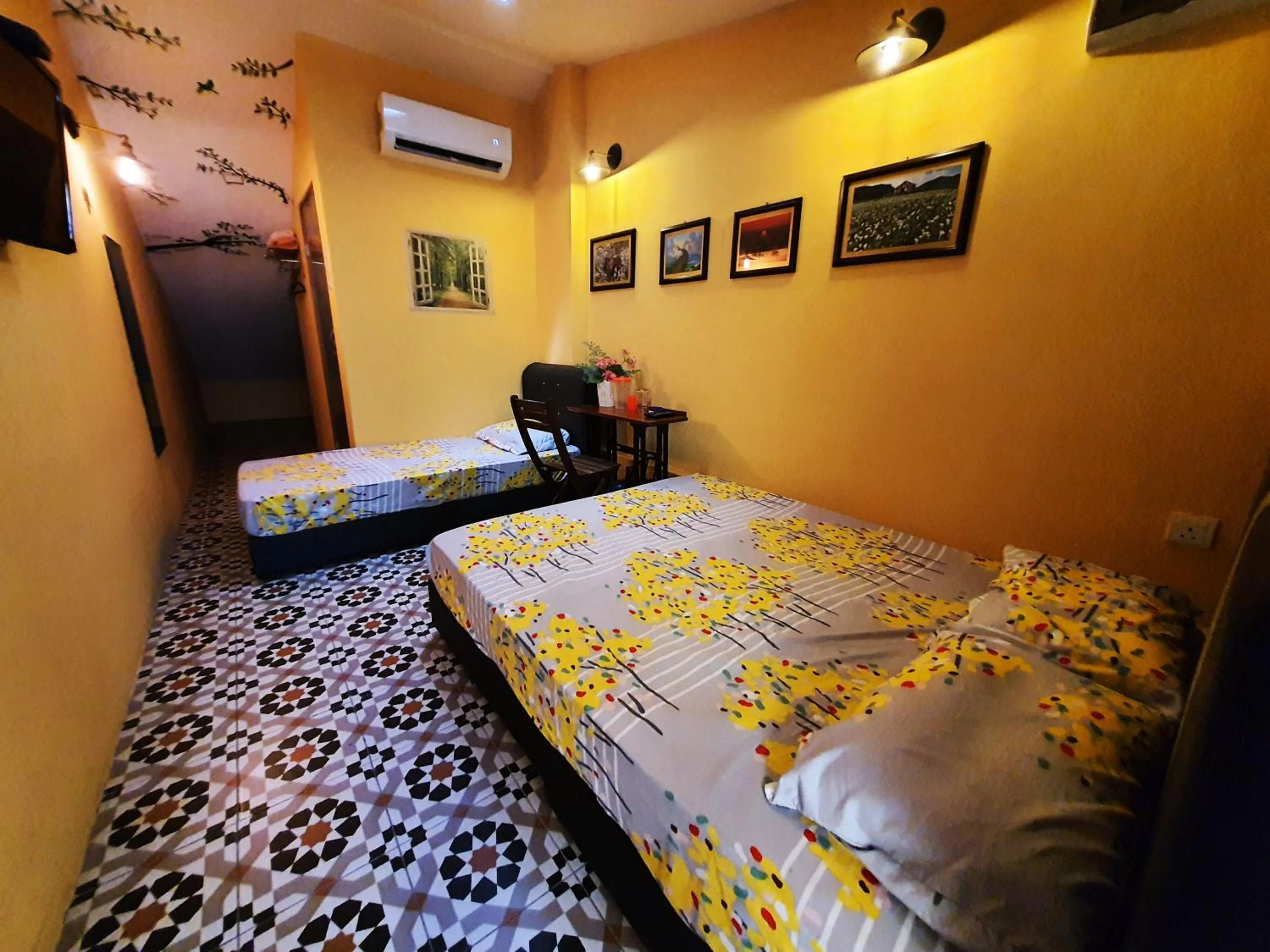 Photo of the whole room, Bed in Lodge 163 Ventures