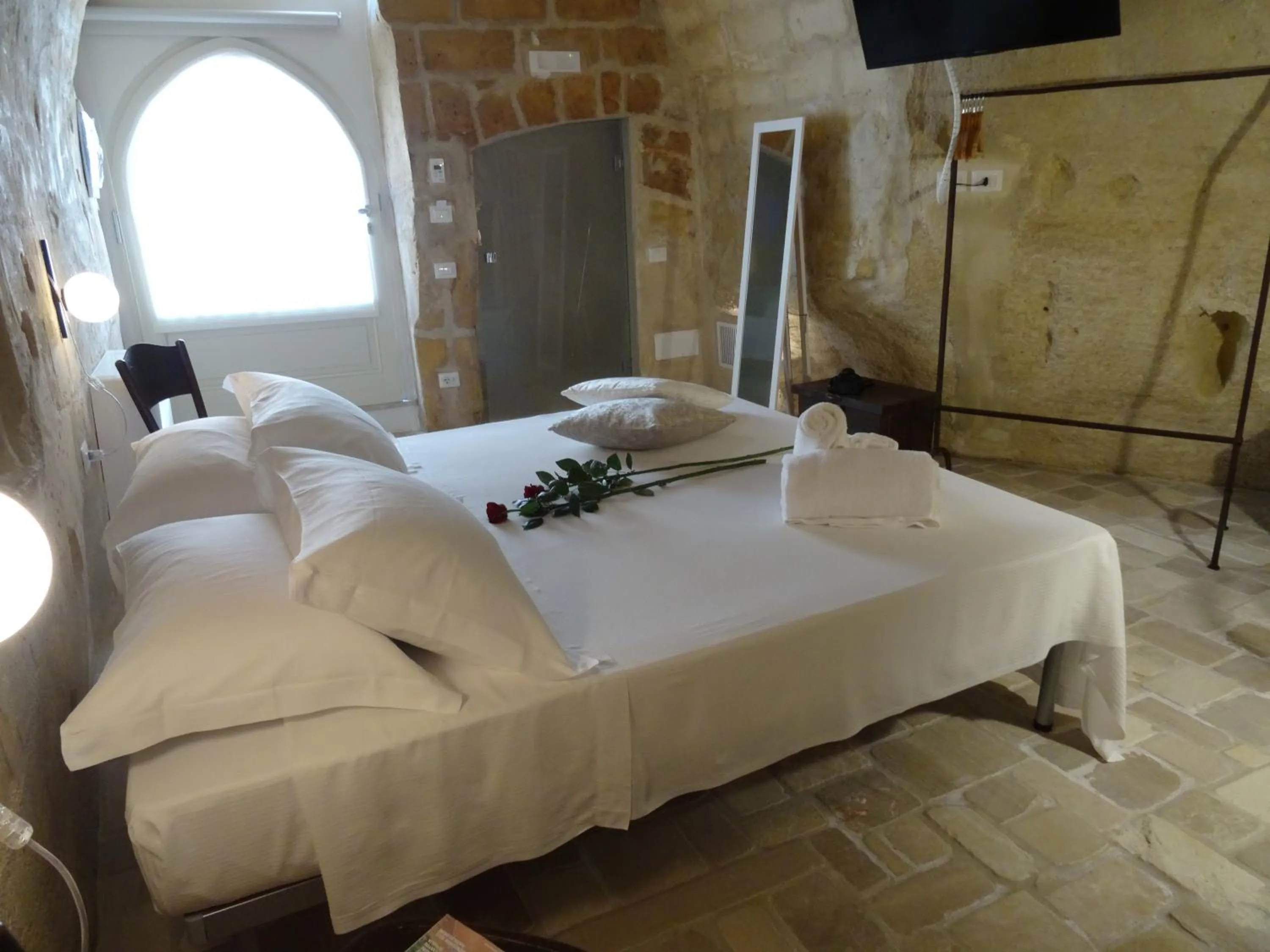 Photo of the whole room, Bed in LA DIMORA DELLE 3 ZIE