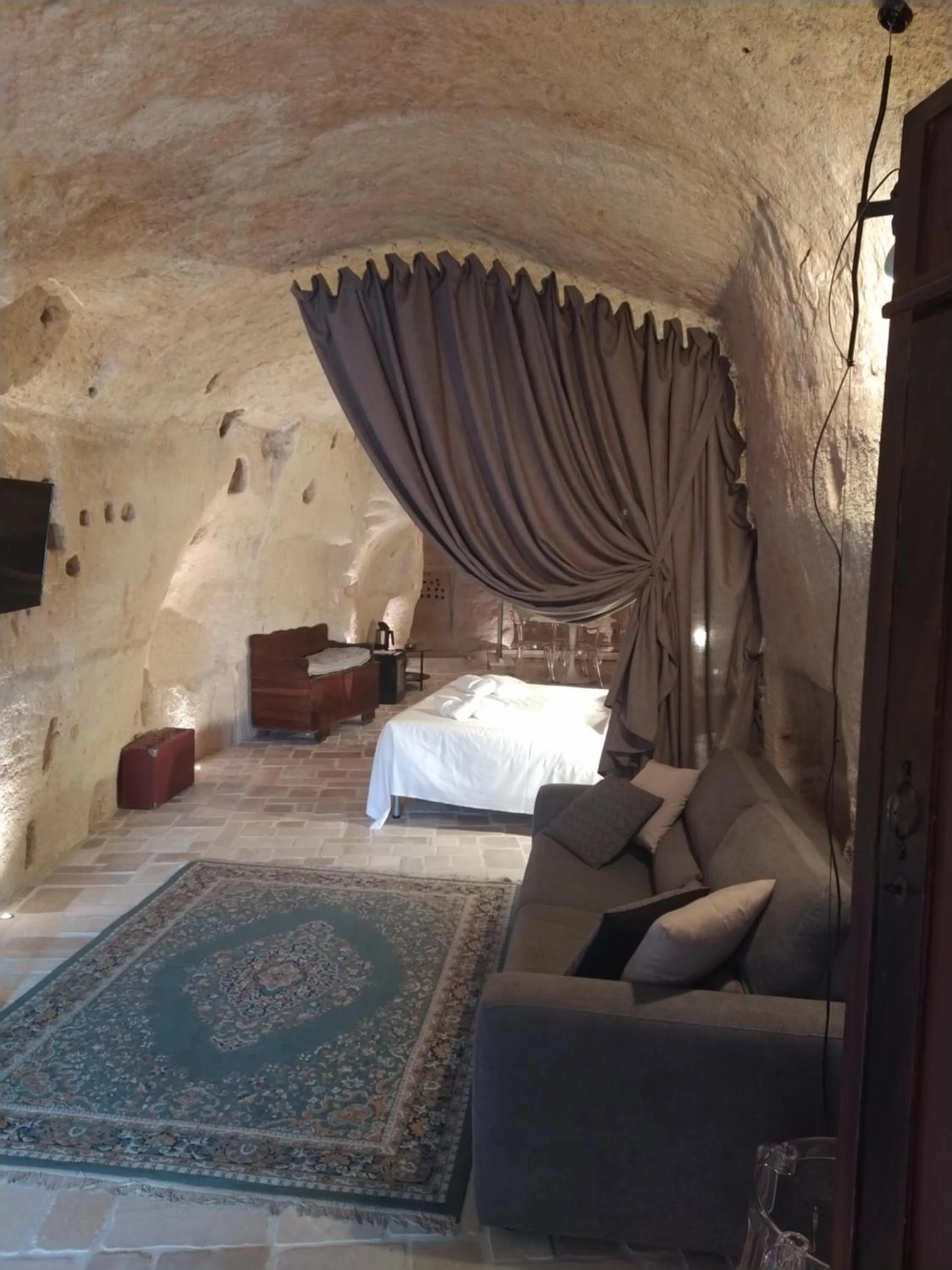 Living room, Bed in LA DIMORA DELLE 3 ZIE