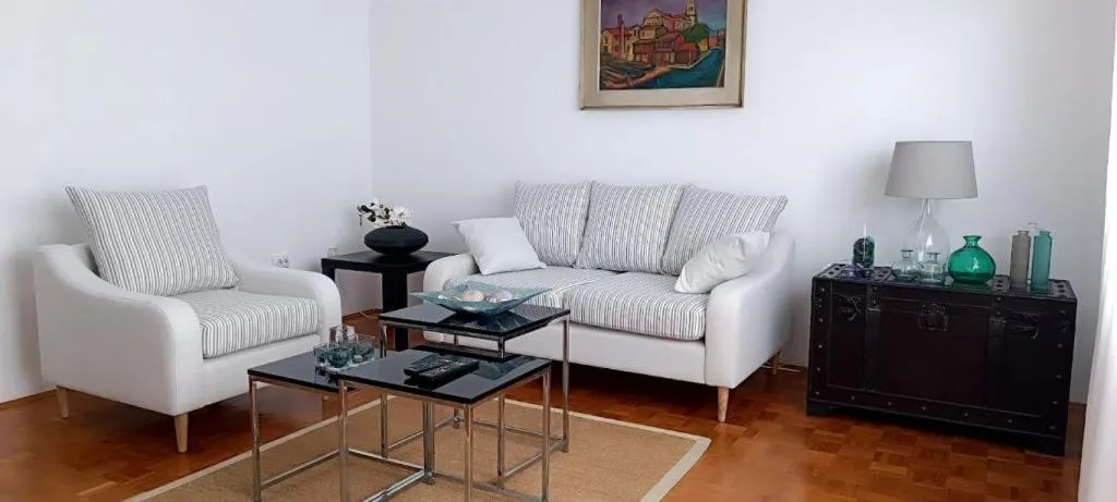 Amazing seaview apartment with a balcony near the beach - Kneza Trpimira I