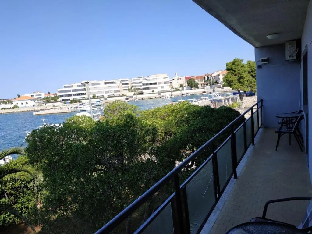Amazing seaview apartment with a balcony near the beach - Kneza Trpimira I