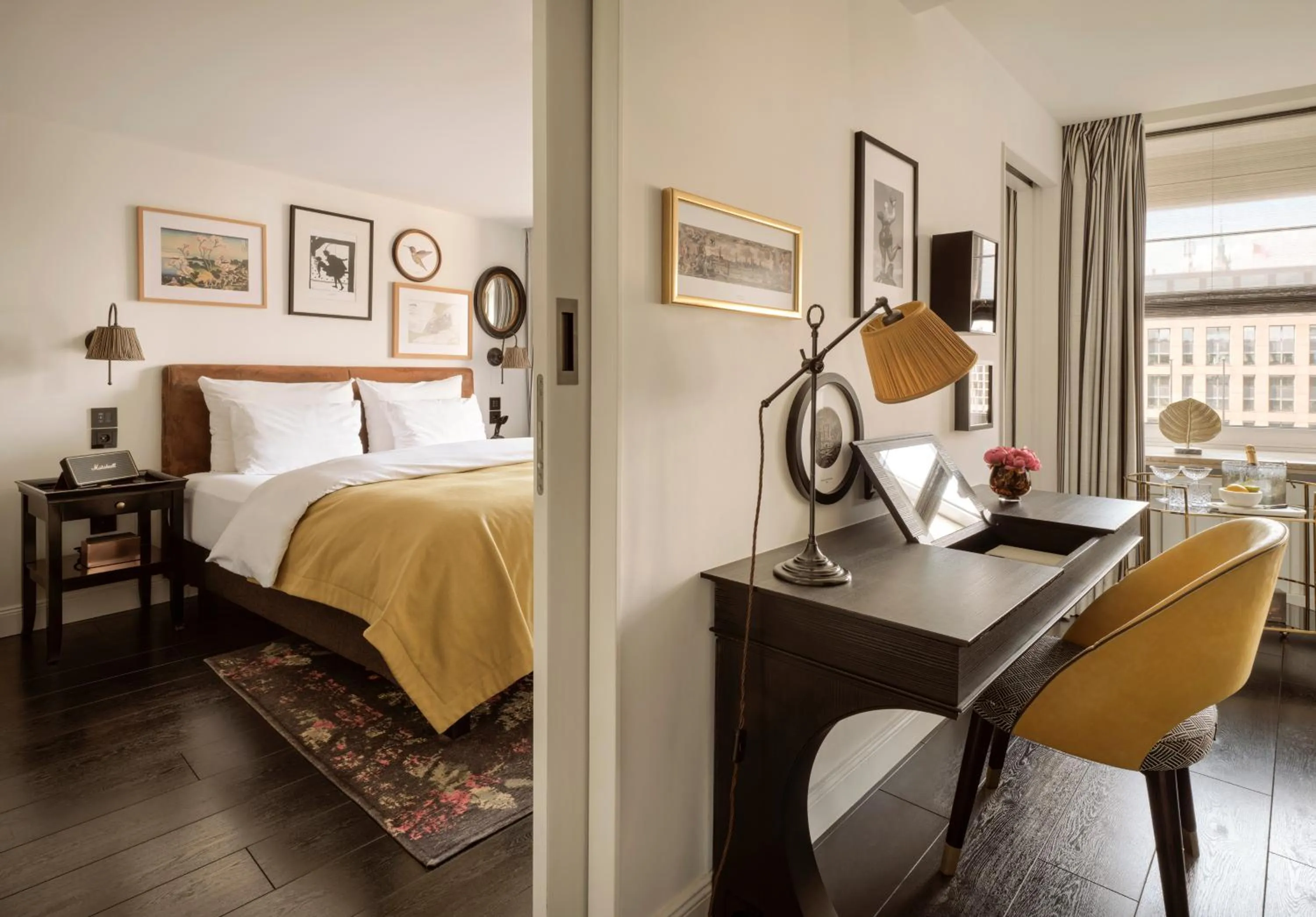 Bed in The Nikolai Hamburg - Leonardo Limited Edition