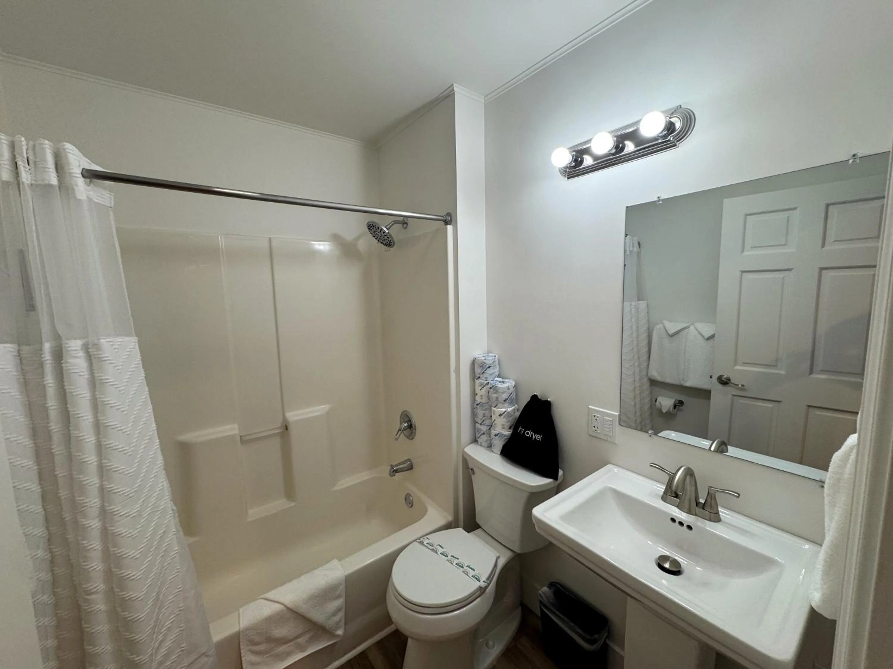 Bathroom in Firelite Lodge