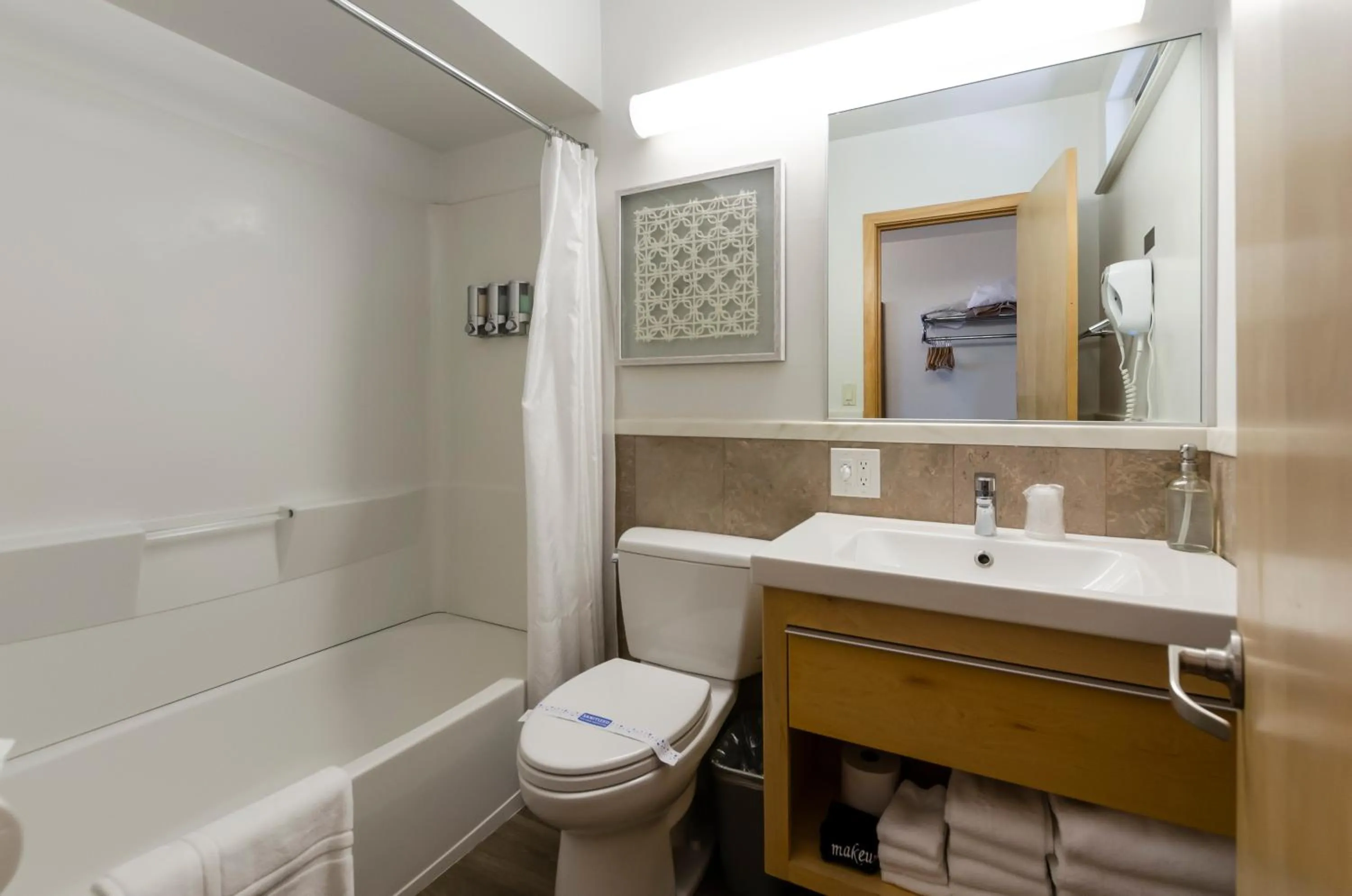 Toilet in Firelite Lodge