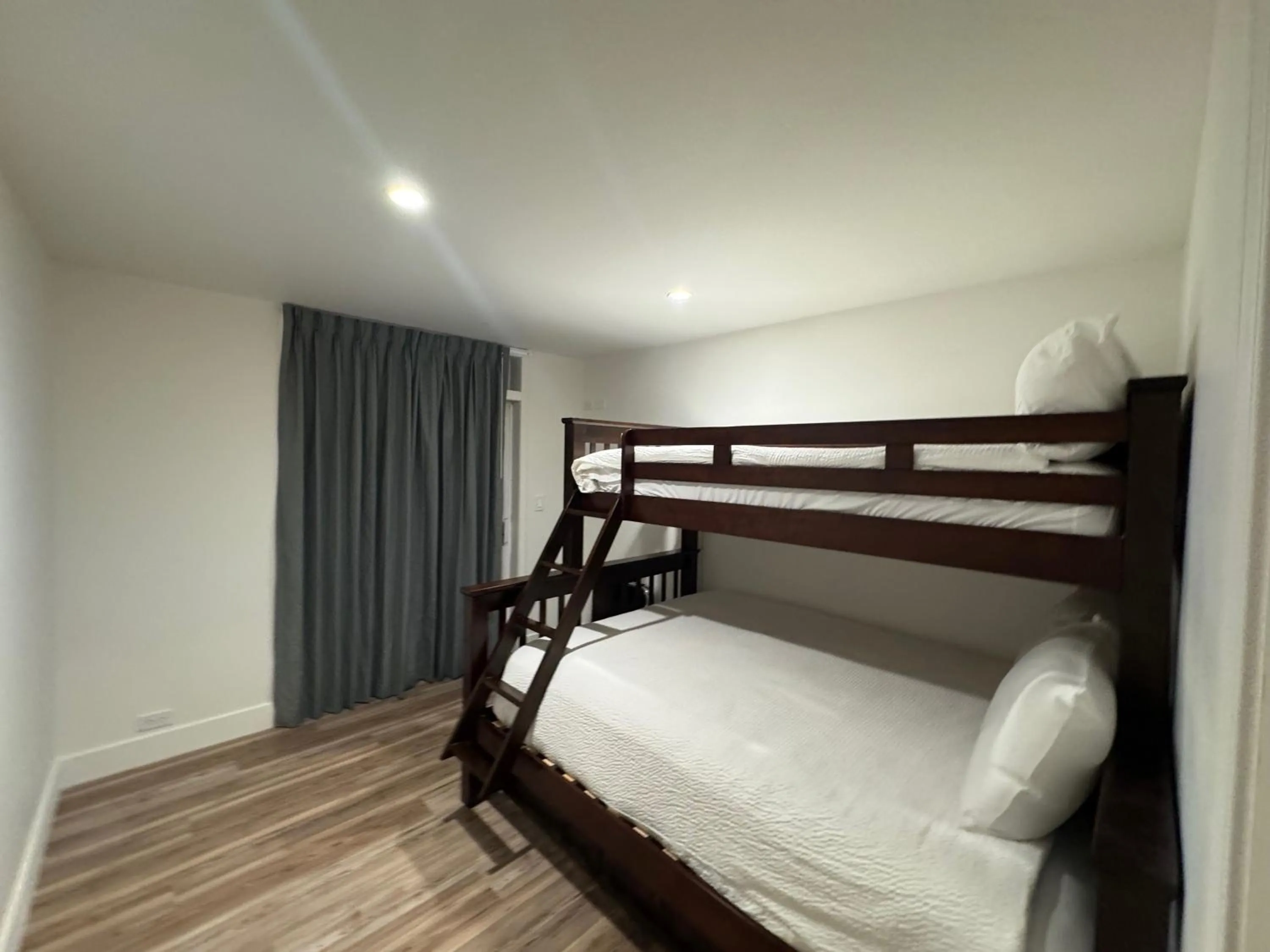 Bedroom, Bed in Firelite Lodge