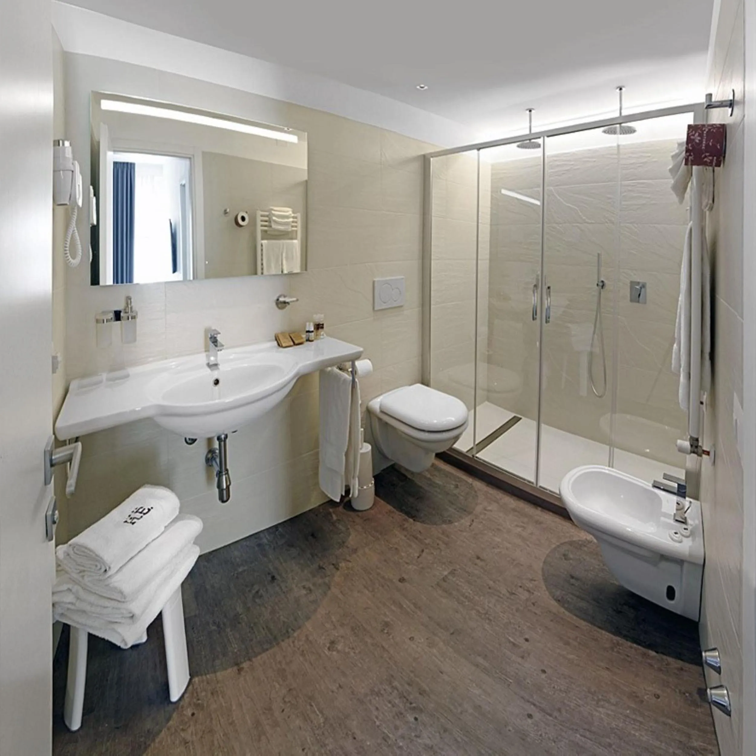 Bathroom in Hotel Europa Monetti