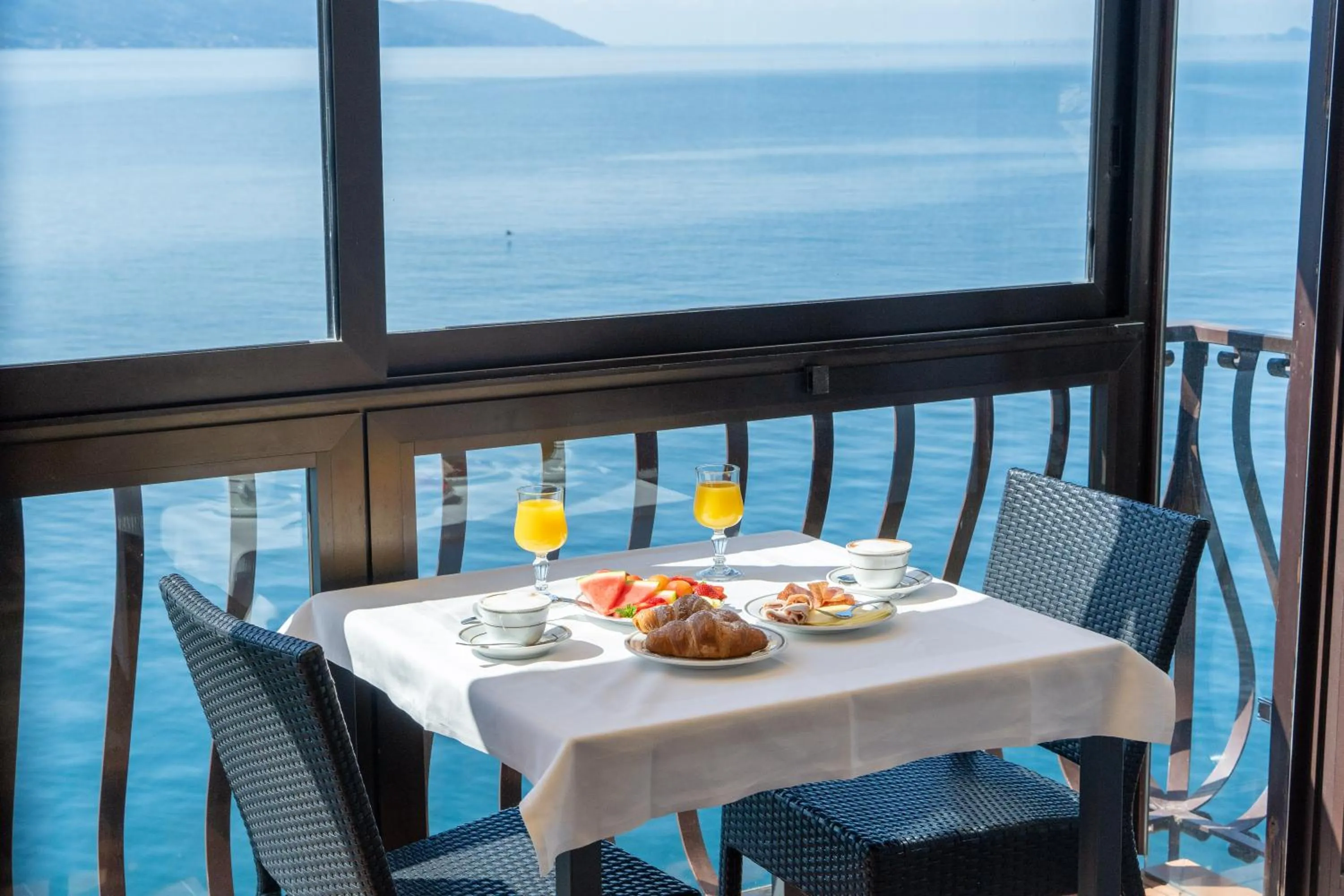 Lake view in Hotel Forbisicle