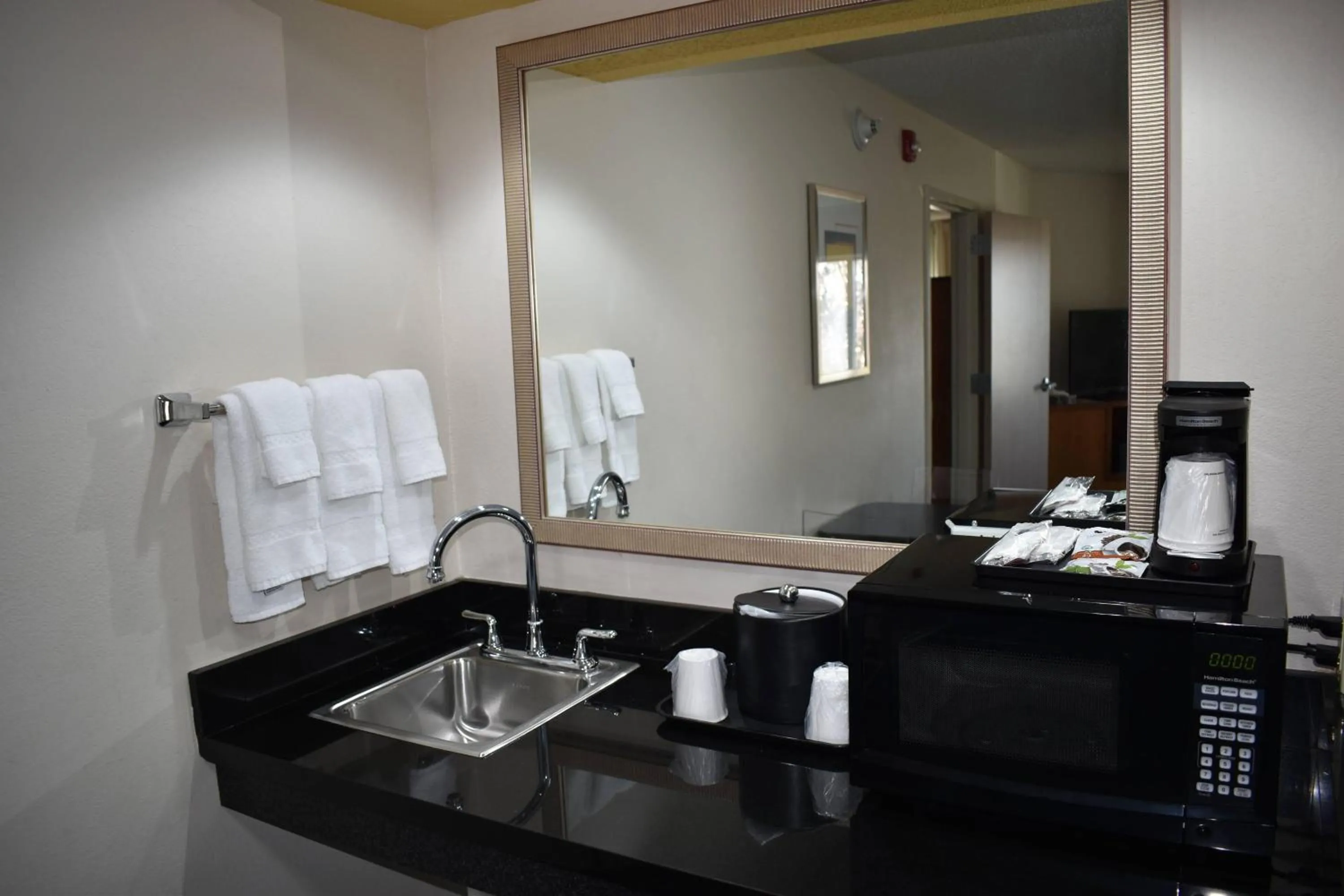 Lounge or bar in Fairfield Inn & Suites Kansas City Liberty