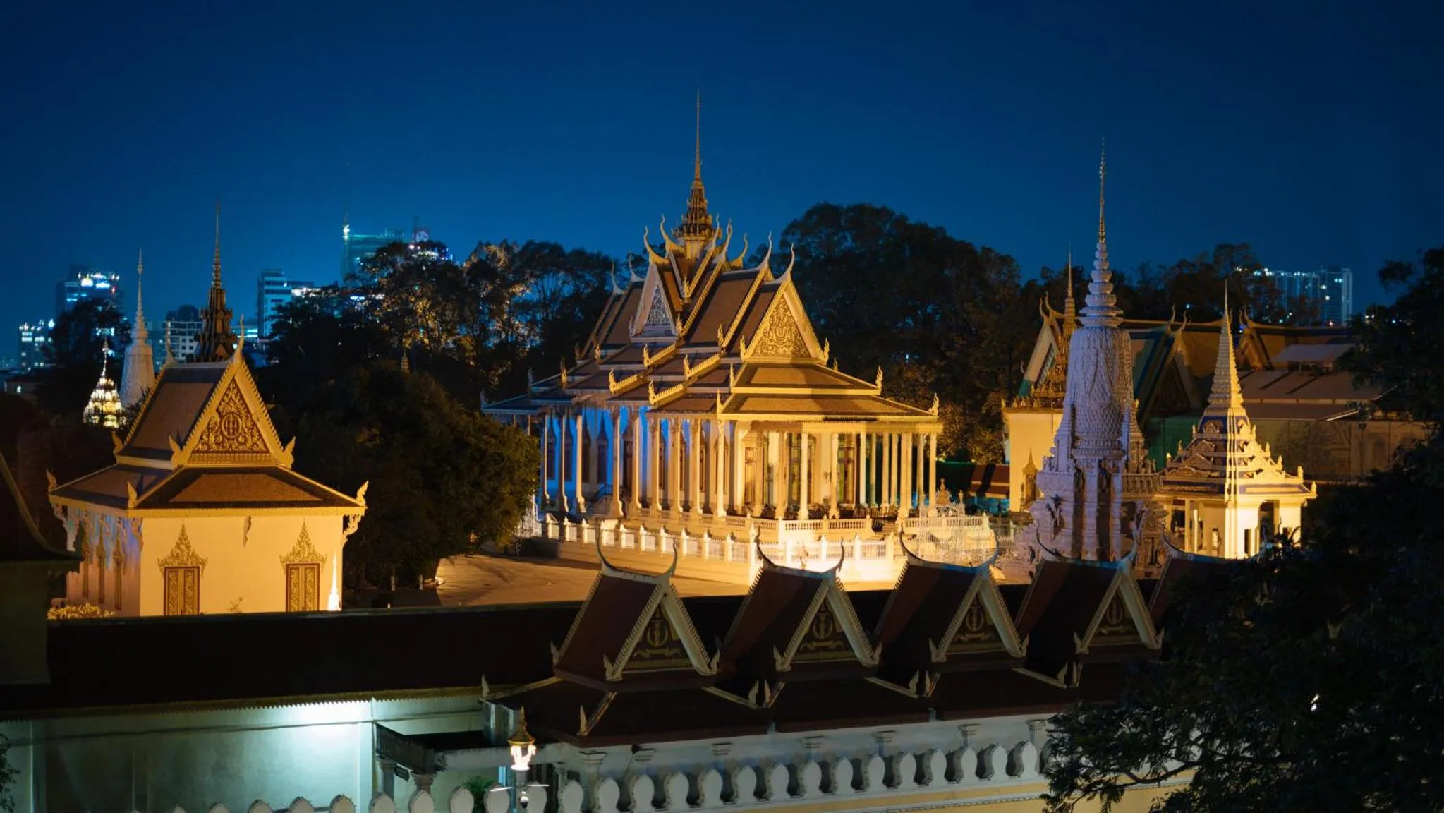 Restaurant/places to eat in Palace Gate Hotel & Resort by EHM