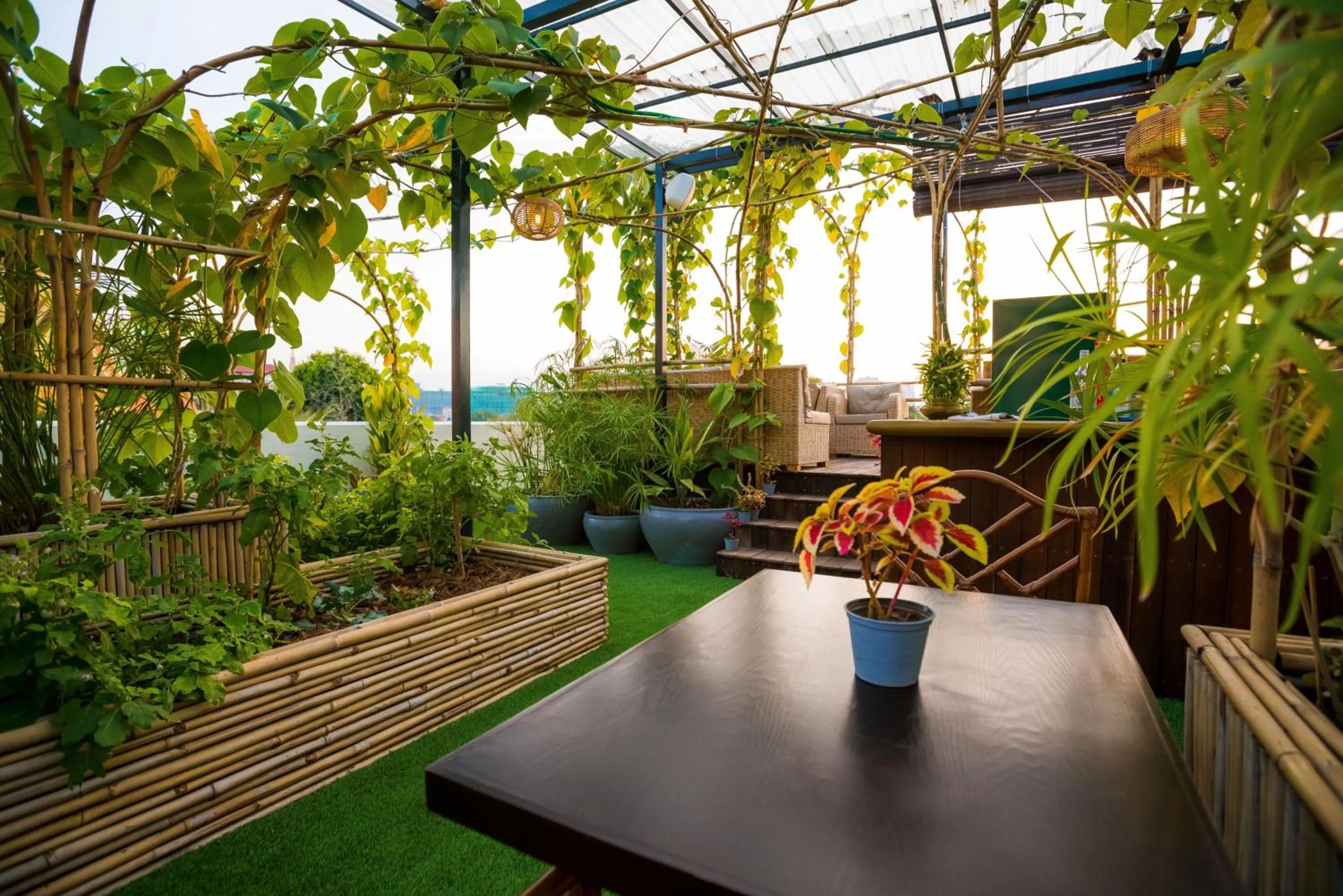 Restaurant/places to eat in Palace Gate Hotel & Resort by EHM