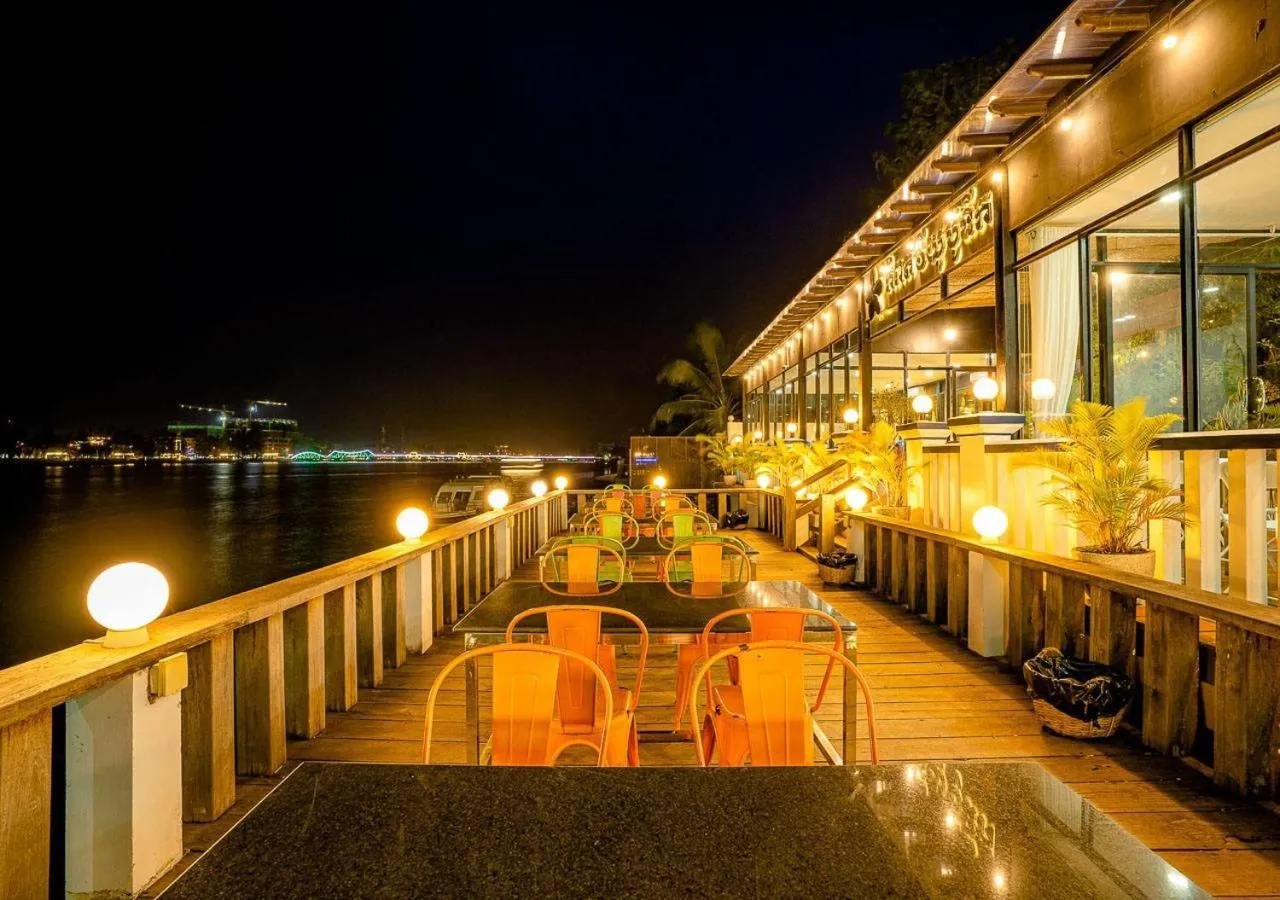 Restaurant/places to eat in Kampot View Boutique